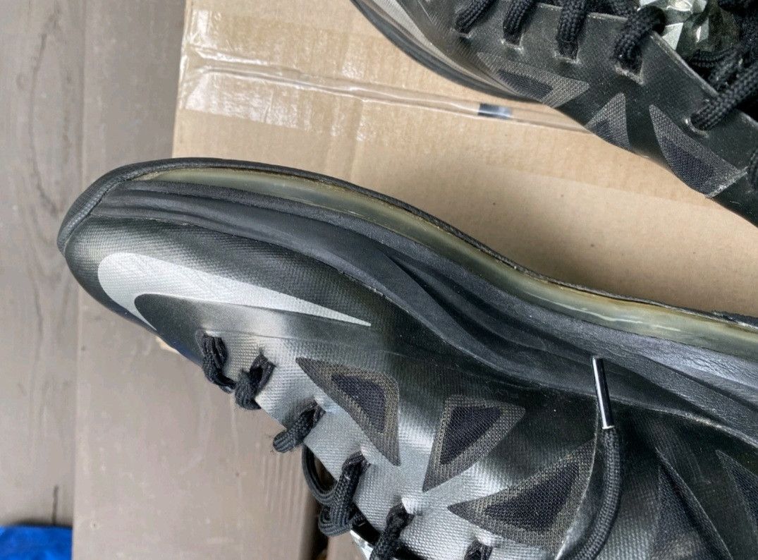 Nike Nike LeBron 10 Carbon 541100001 Size 10.5 Men Size US 10.5 / EU 43-44 - 9 Thumbnail