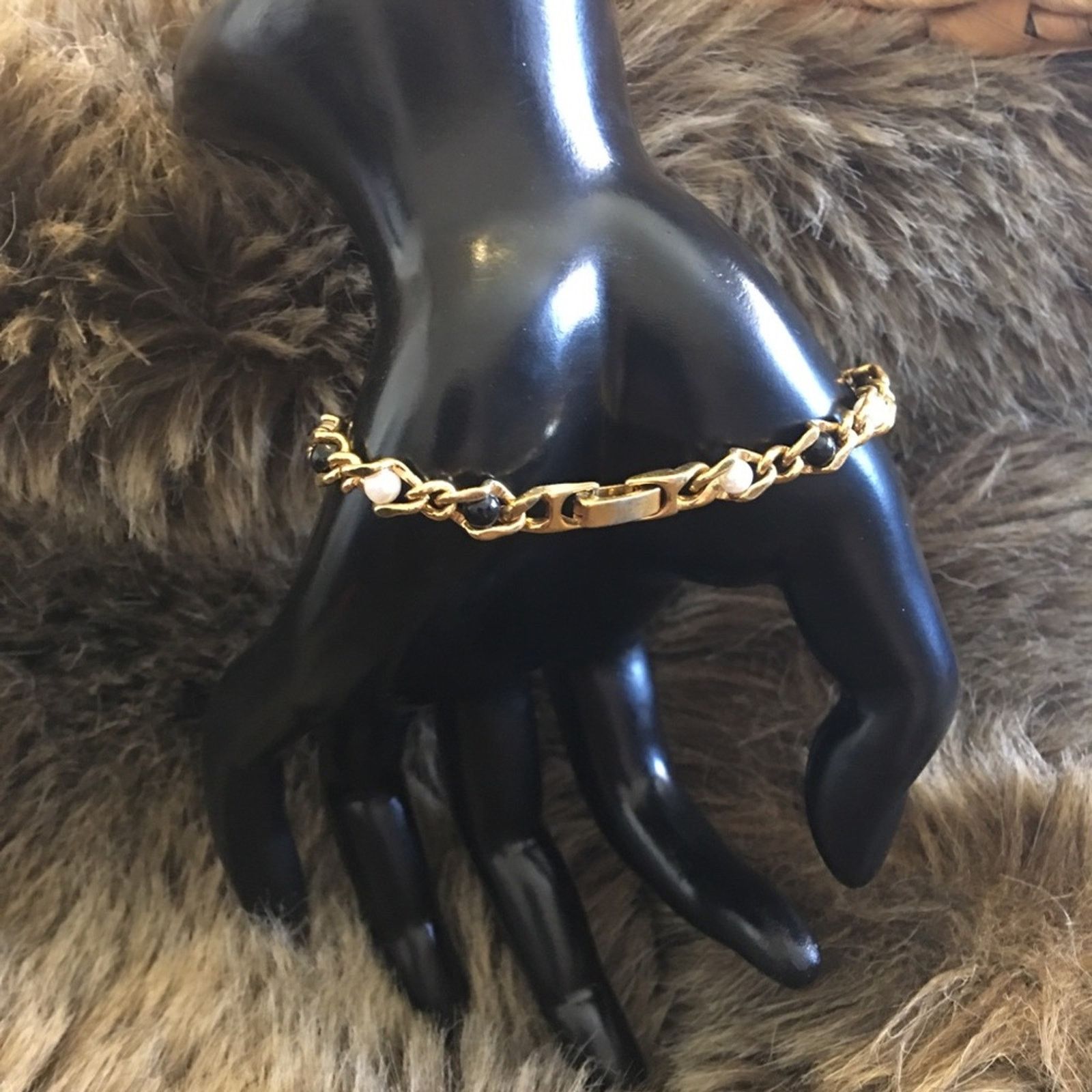 Vintage Vintage caged pearl gold tone link bracelet Size ONE SIZE - 5 Thumbnail