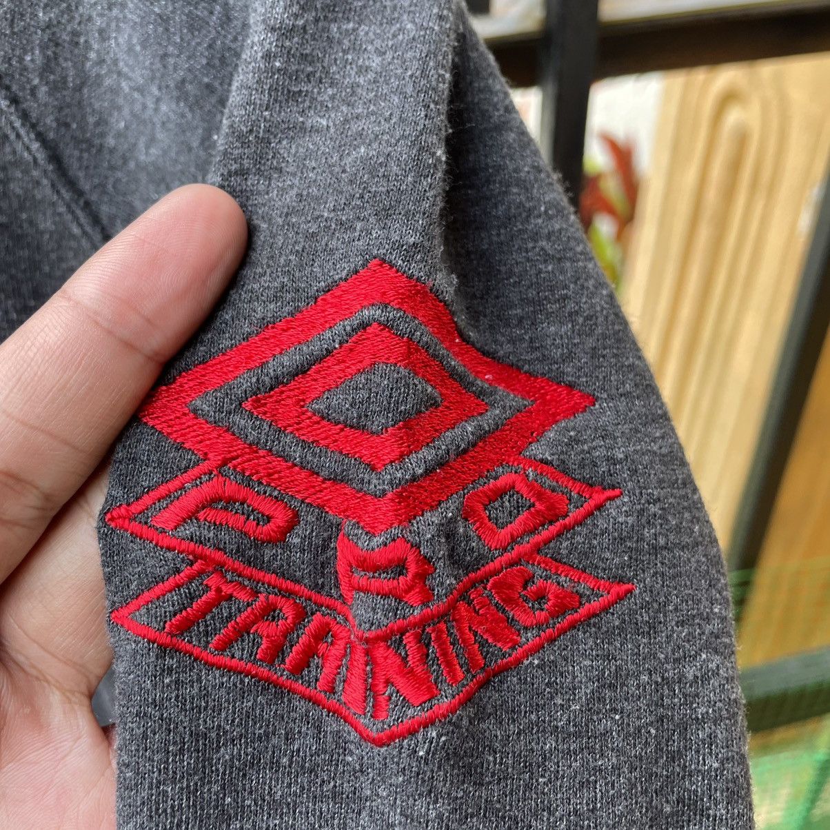 Umbro 🔥Vintage 90s Umbro Embroidered Big Logo Jumper Sweatshirts Size US S / EU 44-46 / 1 - 10 Thumbnail