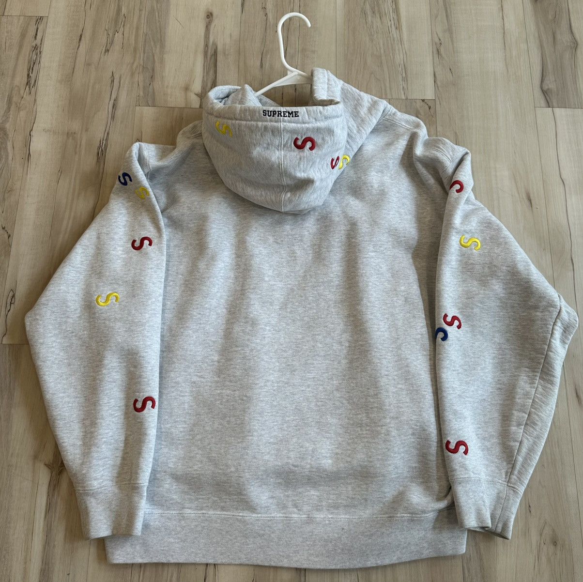 Supreme Supreme Embroidered S Hooded Sweatshirt Ash Grey Size Large Size US L / EU 52-54 / 3 - 6 Thumbnail