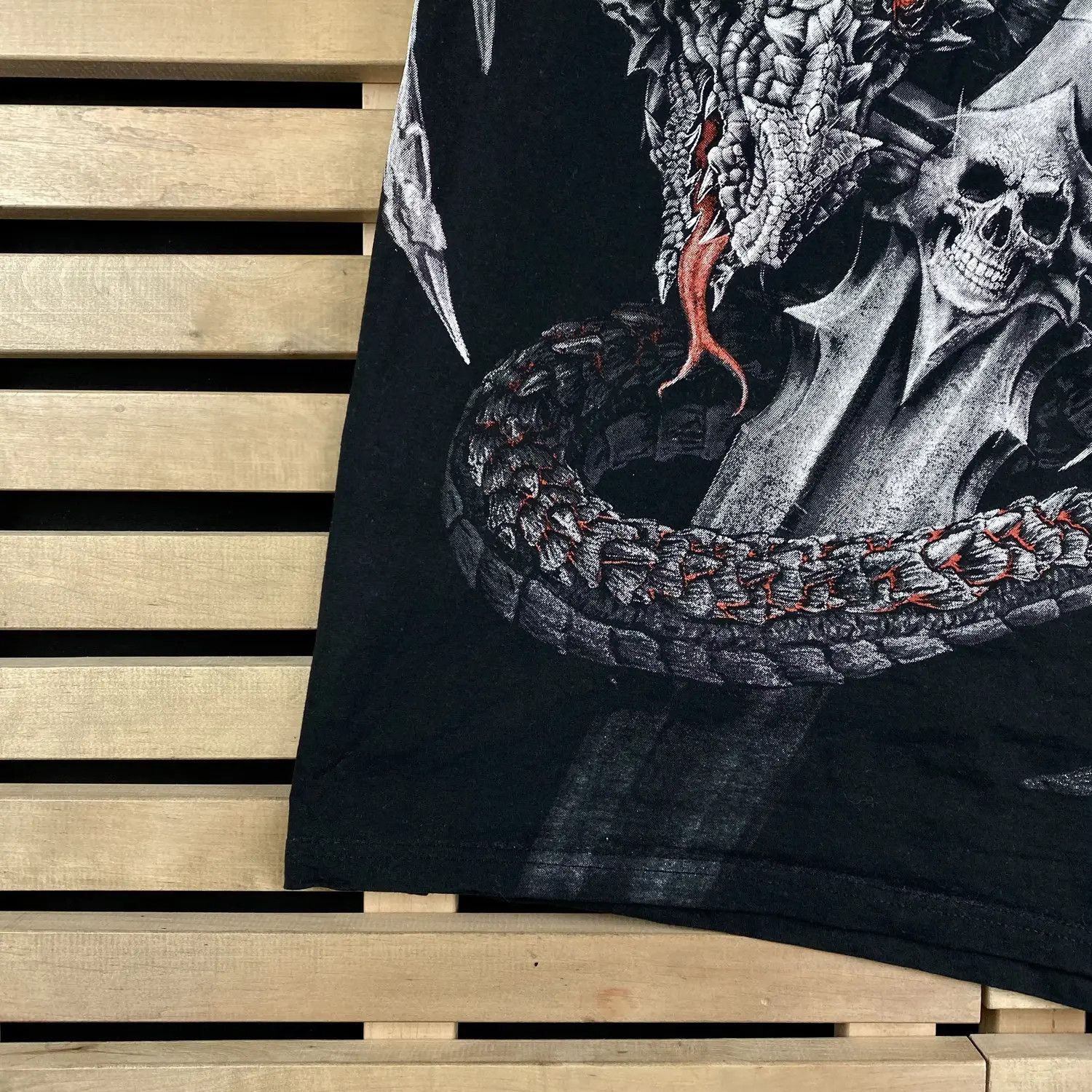 Band Tees × Vintage Mens Vintage T Shirt Skulls Dragon Full Print Size XL Size US XL / EU 56 / 4 - 3 Thumbnail