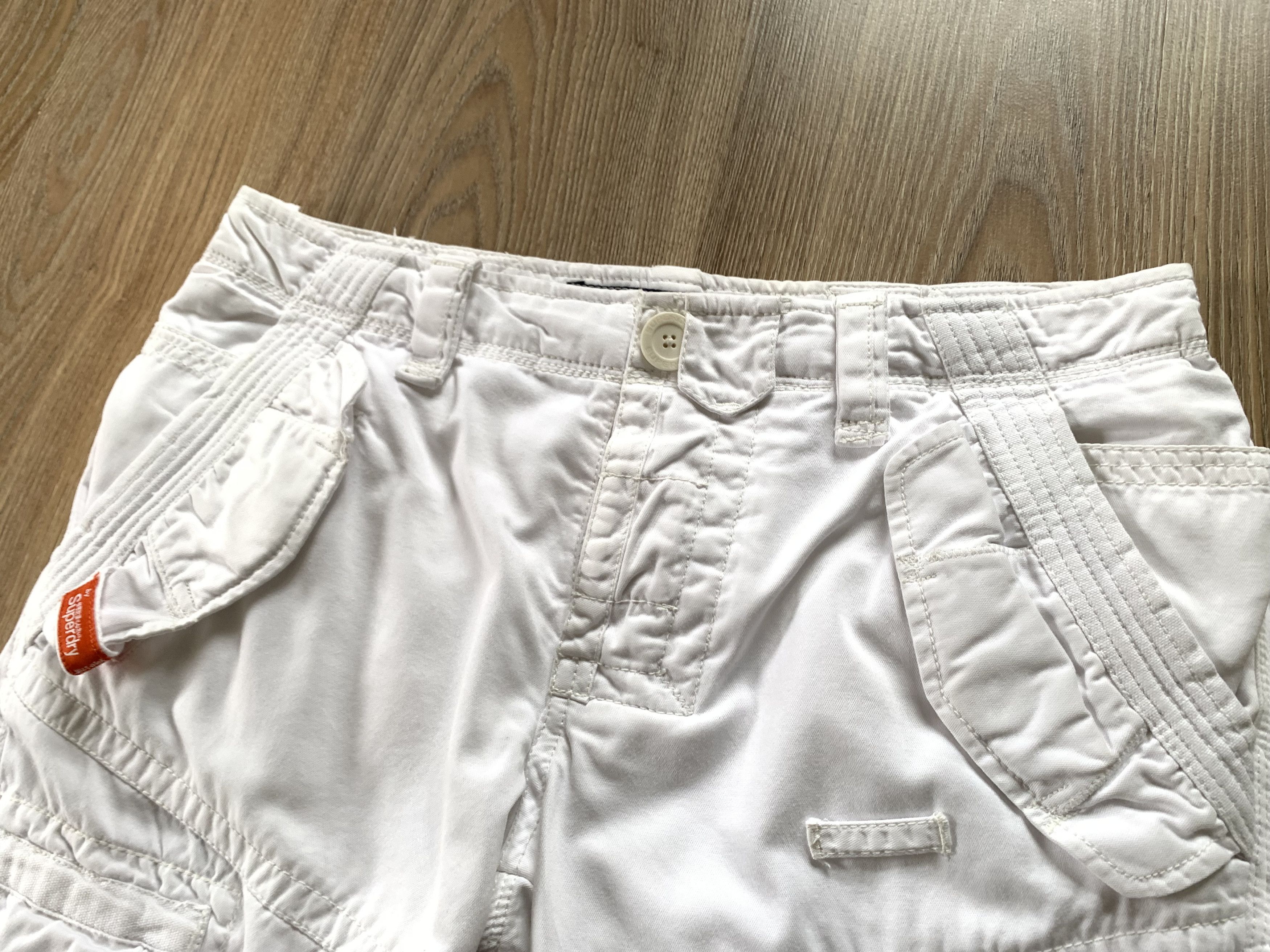 Japanese Brand × Superdry Superdry White Cotton Multi Pocket Cargo Shorts Size US 33 - 4 Thumbnail