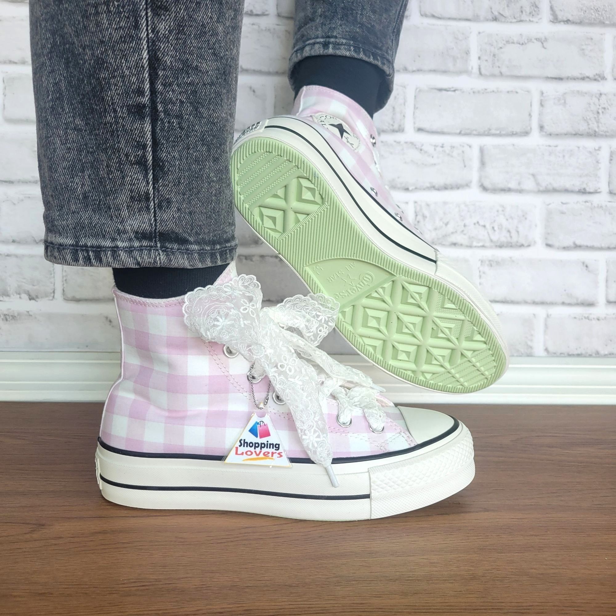 Converse Converse Chuck Taylor Lift Platform Gingham 7.5 Women Shoes Size US 7.5 / IT 37.5 - 1 Thumbnail