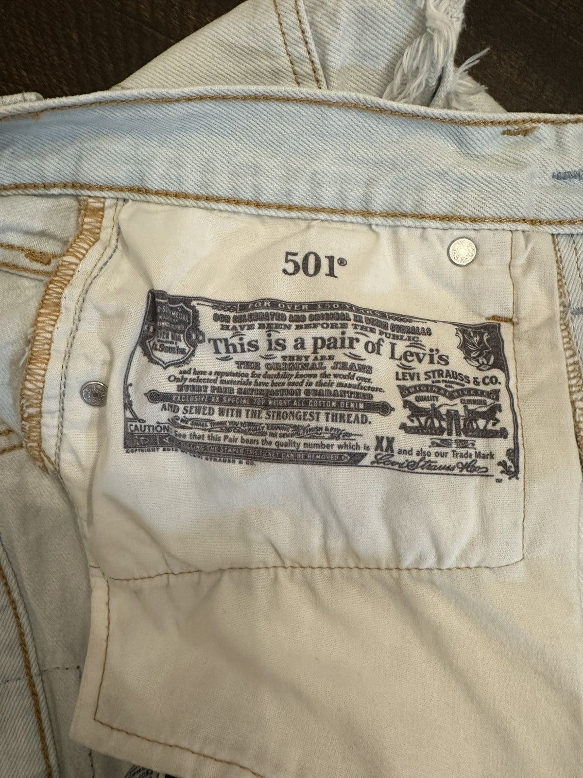 Levi's Levi’s 501 Distressed Women’s Light Wash Button Fly-Size 26 Size 26" / US 2 / IT 38 - 6 Thumbnail