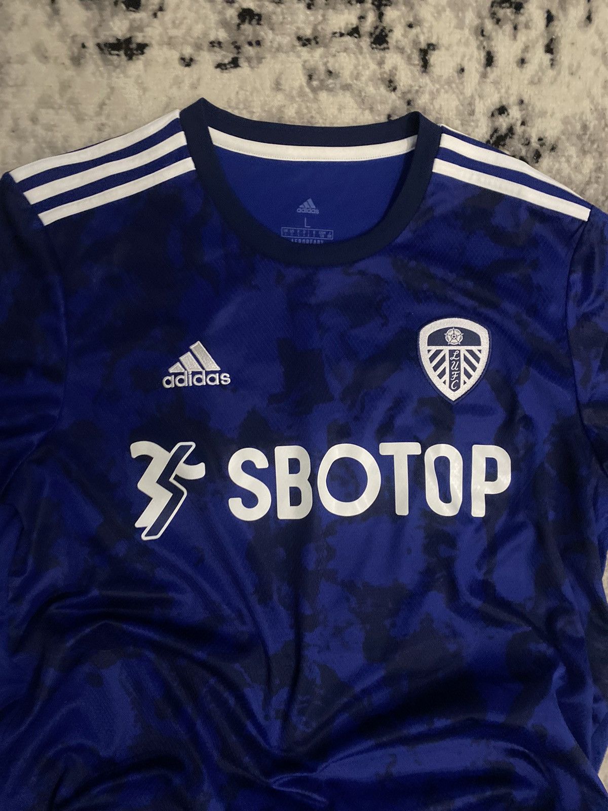Adidas × Vintage Adidas Leeds United 2021/22 Away Jersey T Shirt Football Size US L / EU 52-54 / 3 - 4 Thumbnail