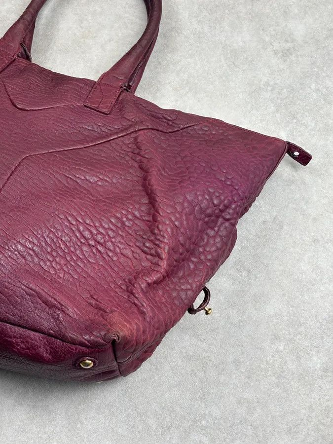 Yves Saint Laurent Yves Saint Laurent Bordeaux Leather Quilted Handle Bag Size ONE SIZE - 7 Thumbnail