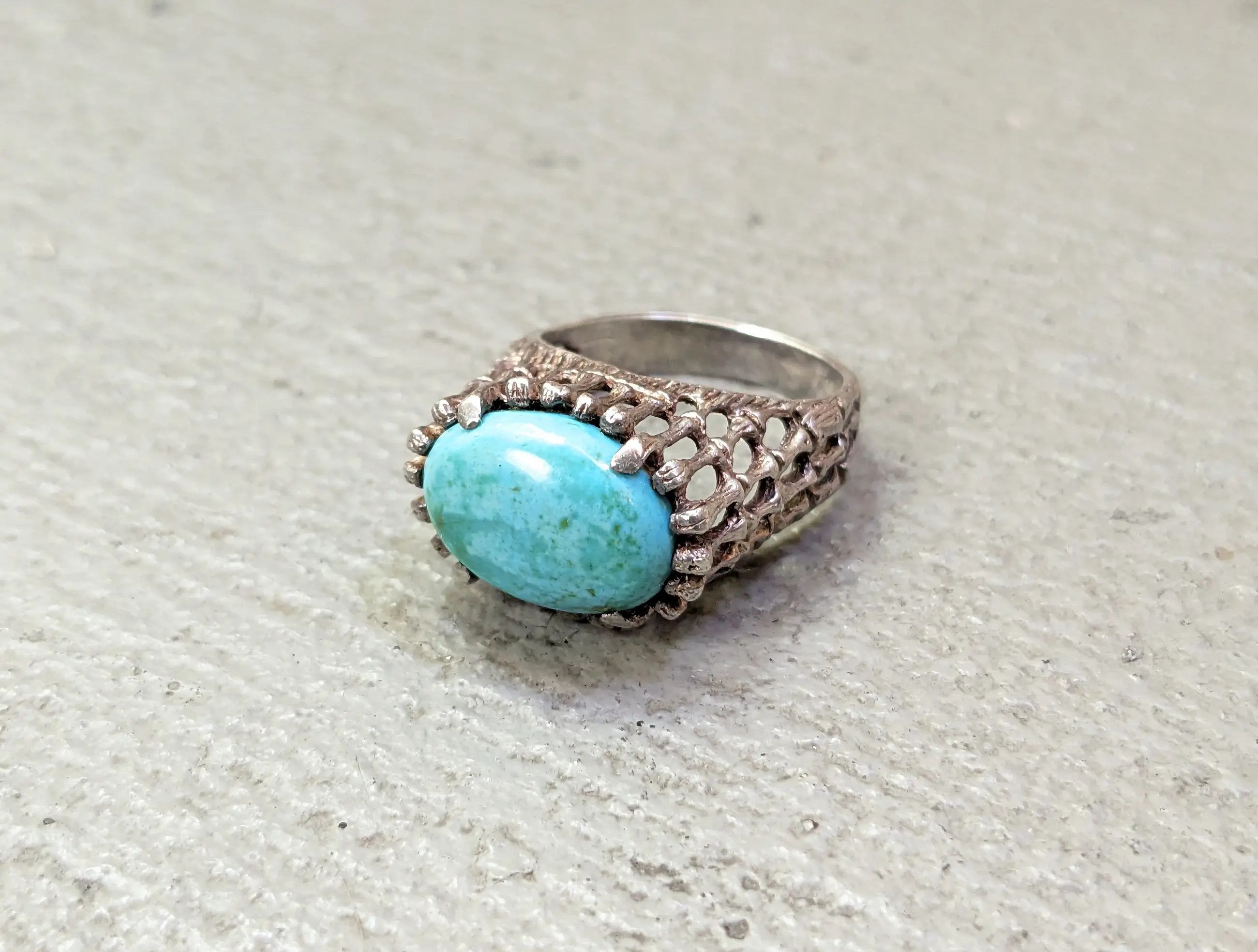 Jewelry Vintage Sterling Silver Ring Green Turquoise Oval 7.5 Brutal Size ONE SIZE - 1 Thumbnail