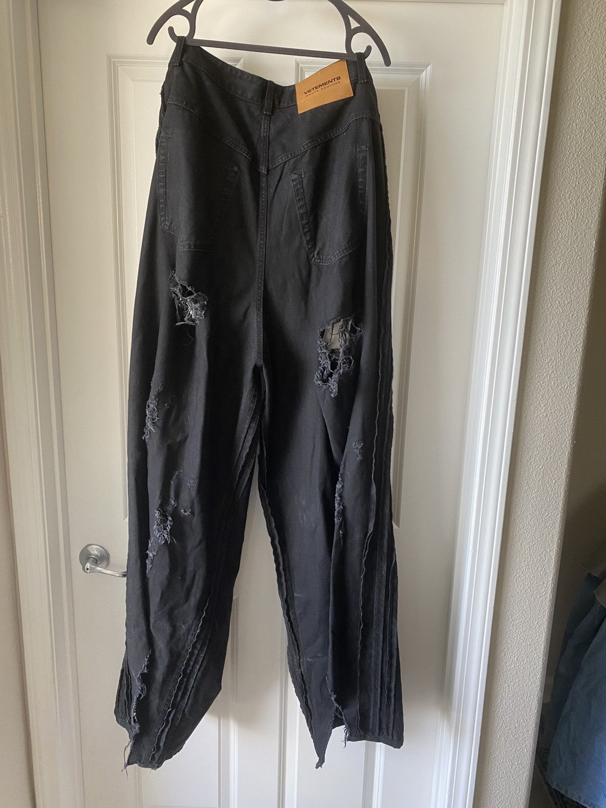 Vetements Vetements Black Inside-Out Destroyed Jeans Size US 34 / EU 50 - 2 Thumbnail