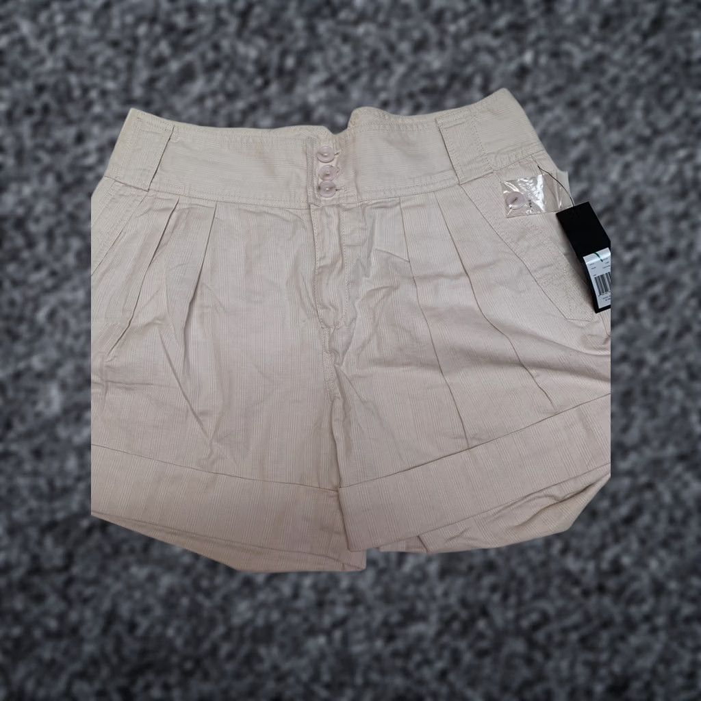 Marc by Marc Jacobs Marc by Jacobs Shorts Womens 12 Tusk Rose Pleated Linen Blend Casual Walking Size New Size 34" / US 12 / IT 48 - 1 Thumbnail