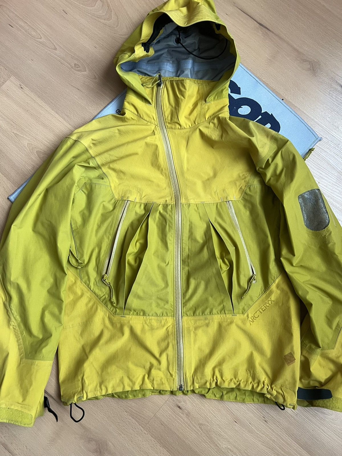 Arc'teryx Arc’teryx Gore-Tex Jacket yellow Size US M / EU 48-50 / 2 - 1 Thumbnail