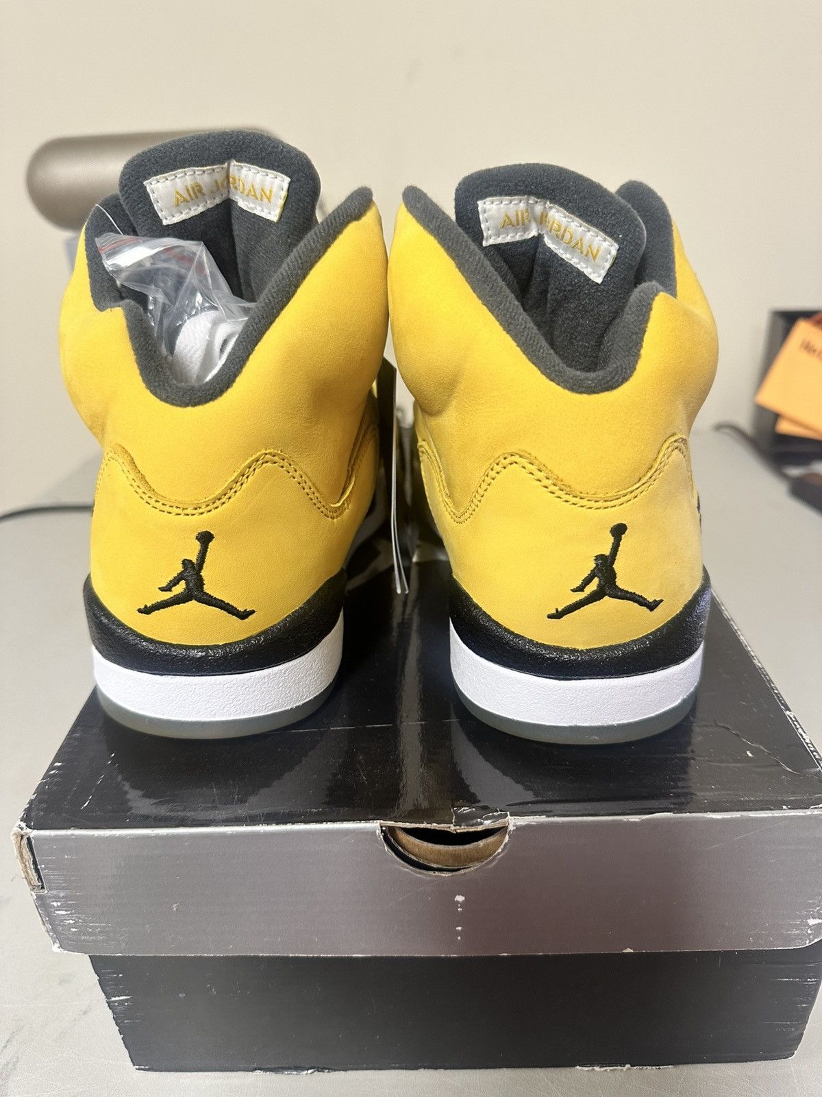 Nike Jordan 5 tokyo 2010 Size US 9 / EU 42 - 4 Thumbnail