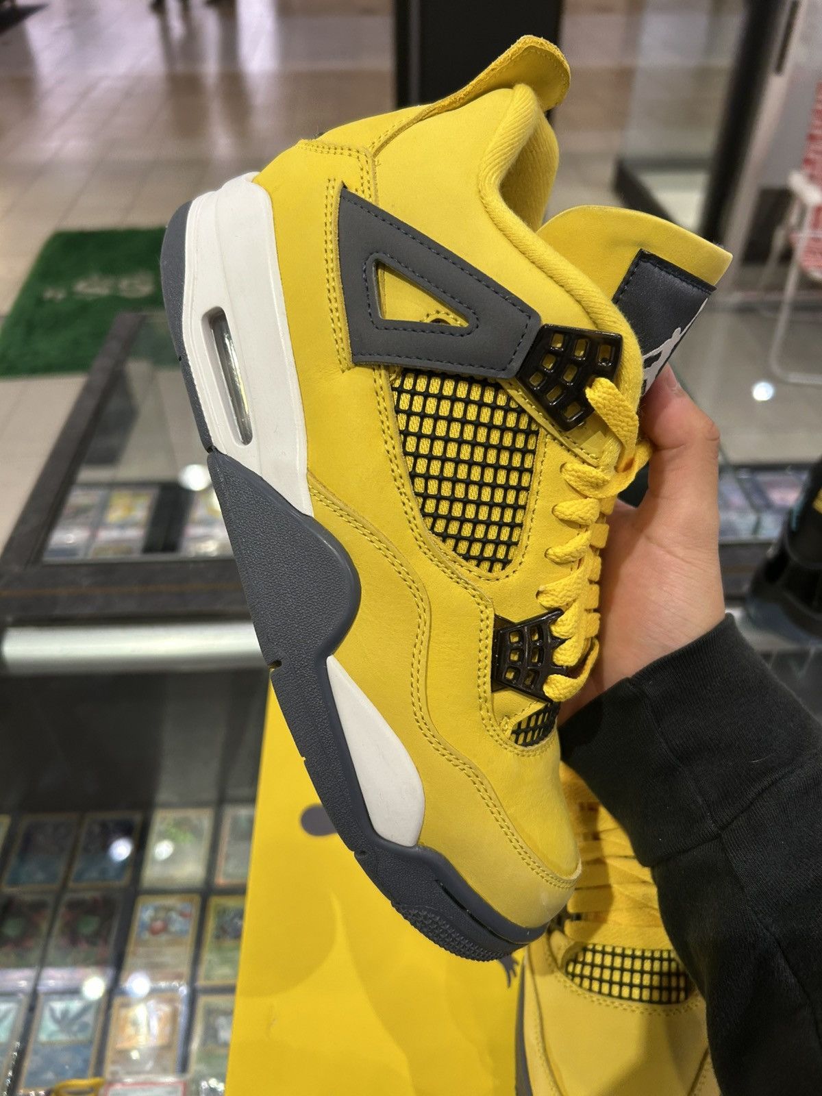 Jordan Brand Jordan 4 Lightning Size US 7.5 / EU 40-41 - 6 Thumbnail