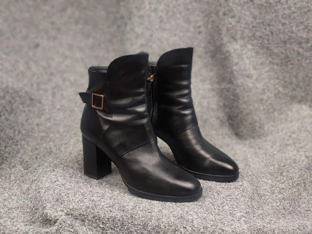 Tod's Tod's Design elegant black leather ankle Zip Boots Shoes Size US 7.5 / IT 37.5 - 2 Thumbnail