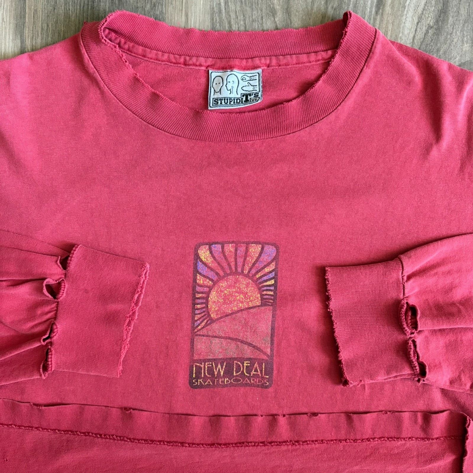 Vintage Vintage New Deal Skateboards T-Shirt Men's Size L Original Size US L / EU 52-54 / 3 - 1 Thumbnail