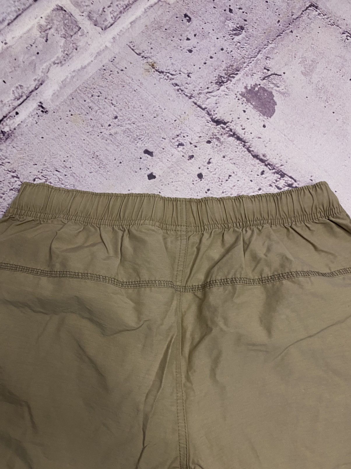 Nike MENS Nike Cargo Swoosh Tab Logo Shorts All Nude vintage Size US 34 / EU 50 - 6 Thumbnail