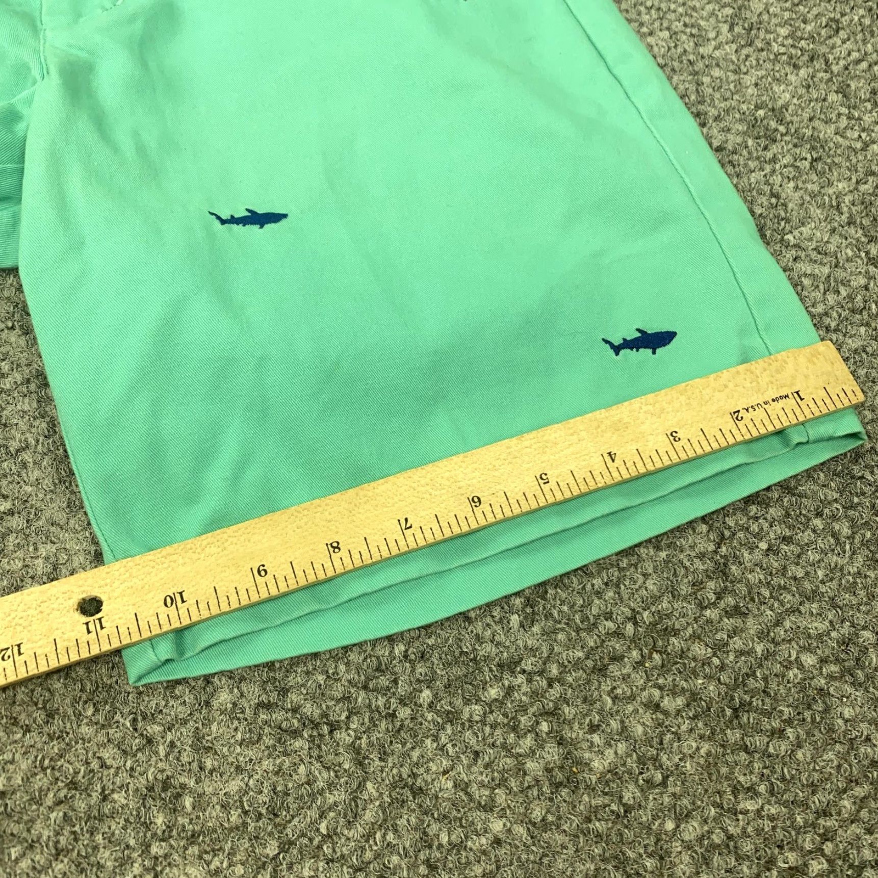 Vineyard Vines VINEYARD VINES Mens Chino Shorts 30 Green Shark Embroidered Casual Animal Print Size US 30 / EU 46 - 5 Thumbnail
