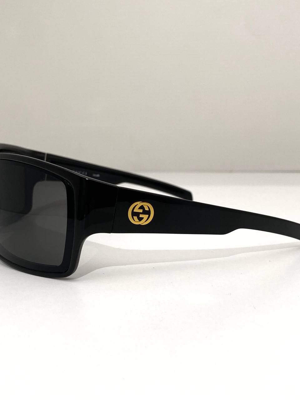Gucci Gucci GG Logo Wrap Shield Retro Black Sunglasses Vintage Y2K Size ONE SIZE - 8 Thumbnail