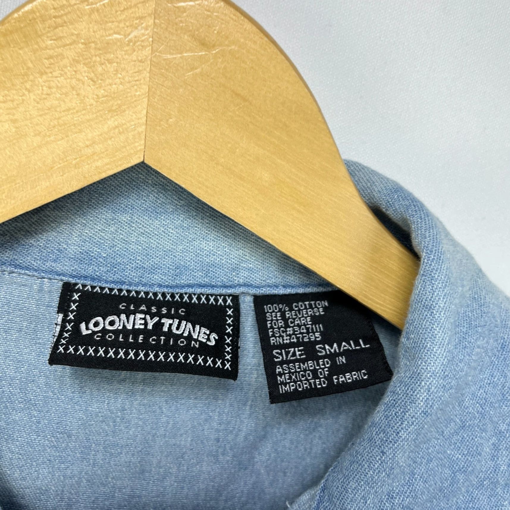 Vintage VINTAGE 90s Looney Tunes Bugs Button-Up Long Sleeve Shirt S Blue Mens Size US S / EU 44-46 / 1 - 4 Thumbnail