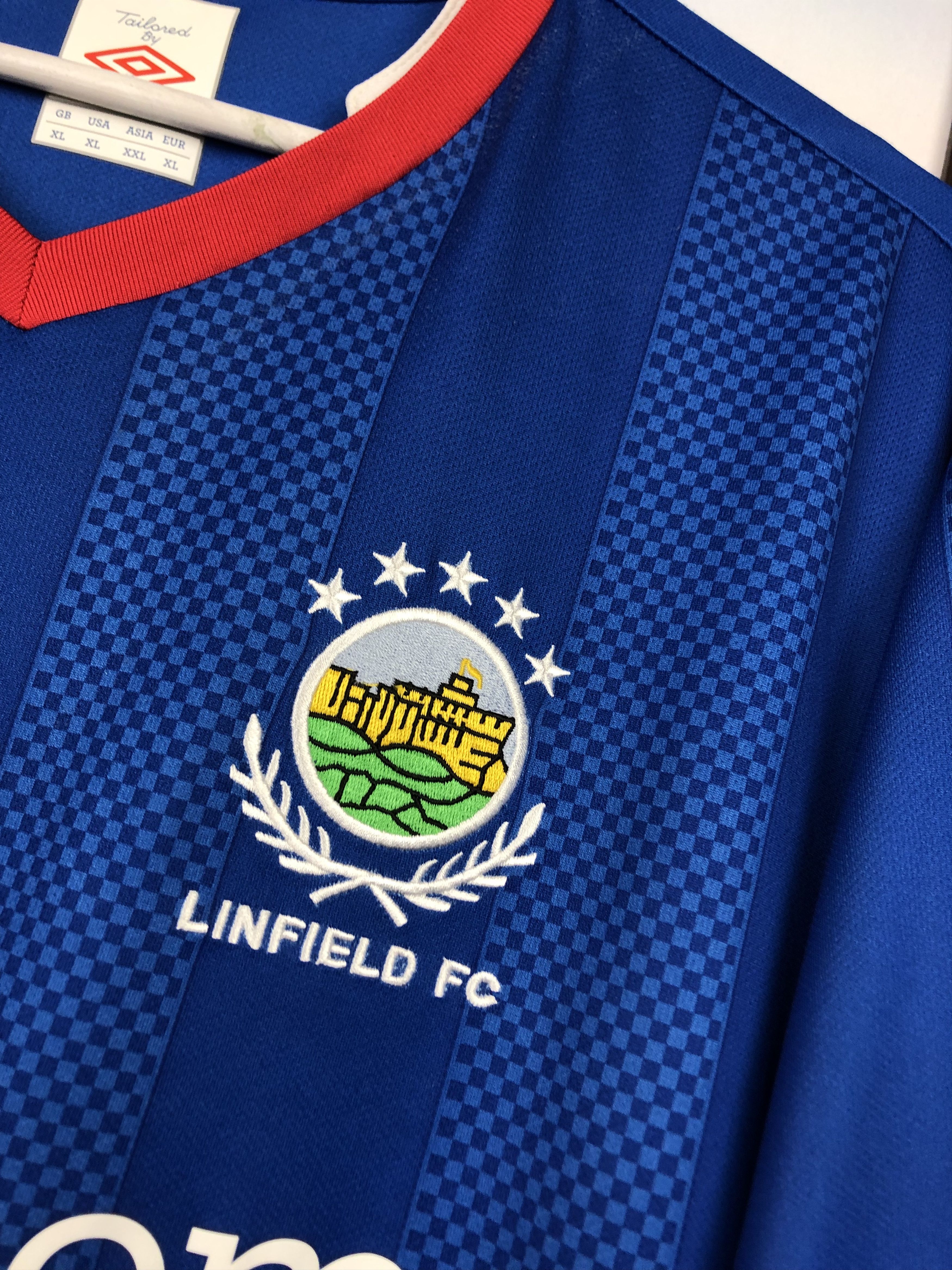 Umbro Linfield Home football shirt 2012 Soccer Umbro Mens Jersey Size US XL / EU 56 / 4 - 4 Thumbnail