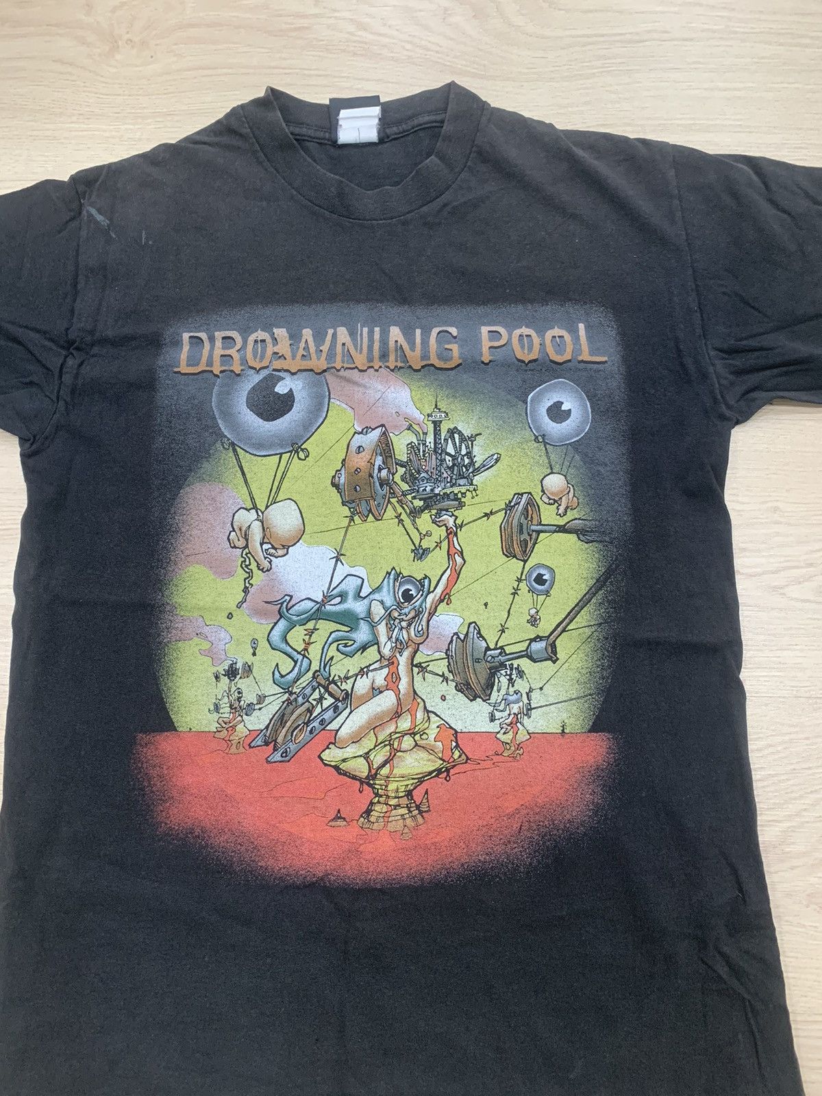 Band Tees VTG GIANT TAG BAND DROWNING POOL TSHIRT KORN DEFTONES Size US M / EU 48-50 / 2 - 3 Thumbnail