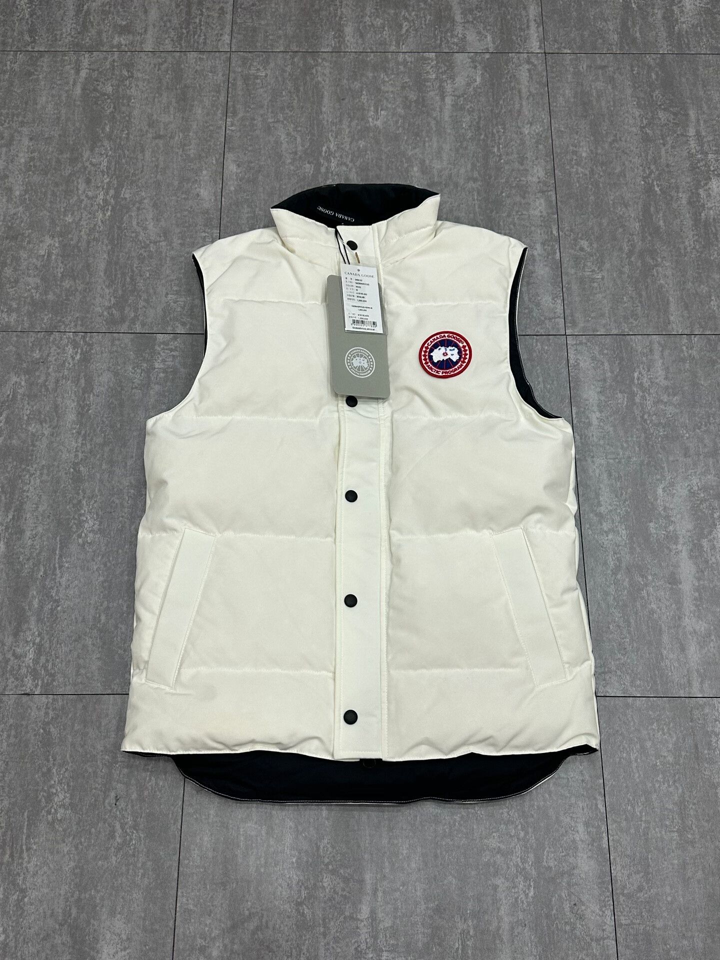 Canada Goose Canada Goose White Tank Top m Men Size US M / EU 48-50 / 2 - 1 Thumbnail