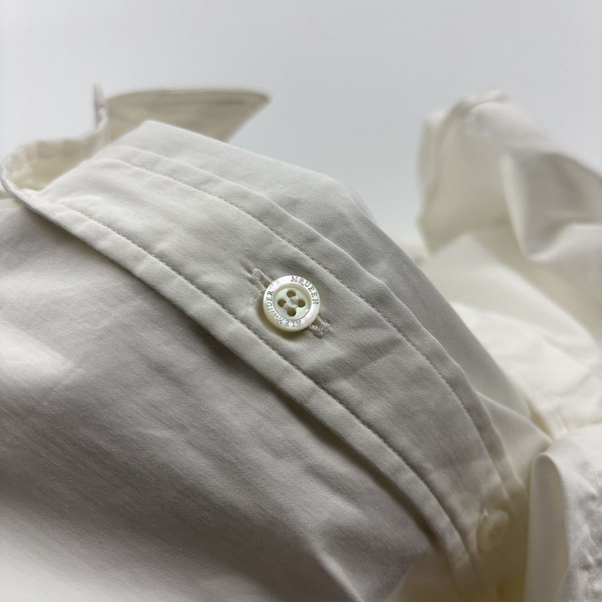 Alexander McQueen Alexander Mcqueen Harness Buttoned Shirt Size US XS / EU 42 / 0 - 11 Thumbnail