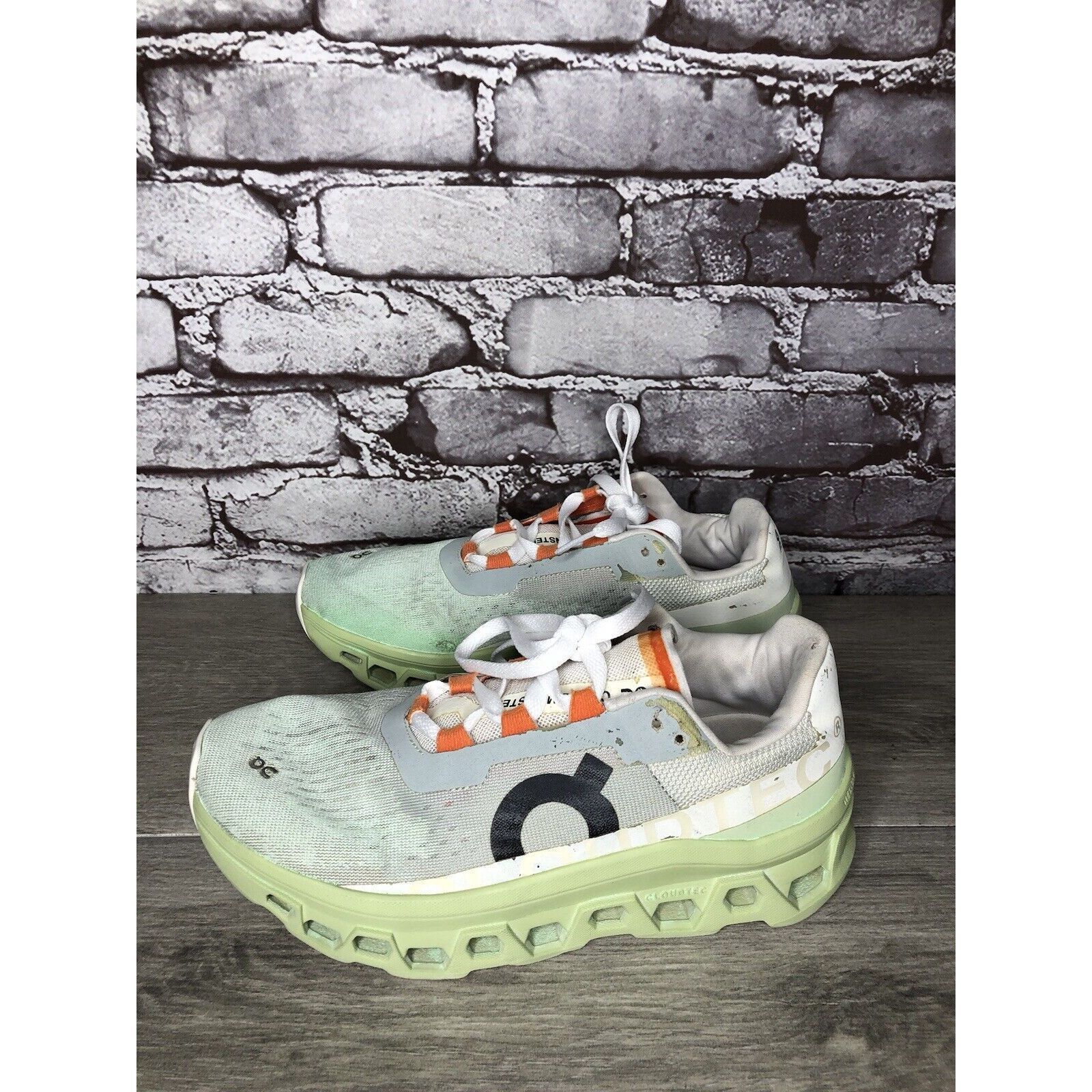 On On Cloud Wide Lime Green Gray White LaceUp Gym Running Shoes Size US 8 / IT 38 - 14 Thumbnail