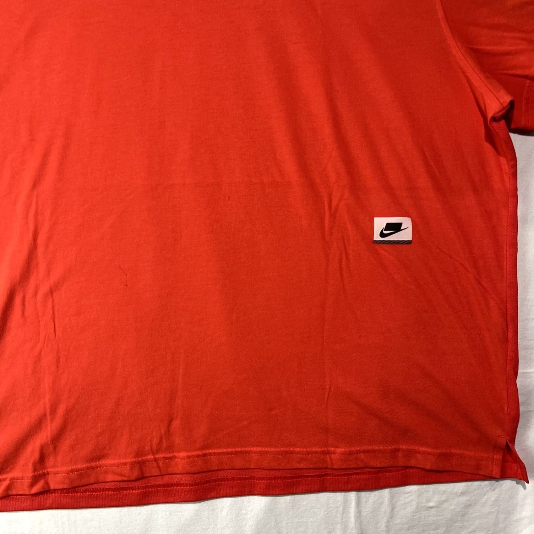 Nike Nike Sportswear T-Shirt Red Short Sleeve Men XXL, Dri-Fit, Logo, Crew Neck, Regular Fit, Worn Flaws Size US XXL / EU 58 / 5 - 3 Thumbnail