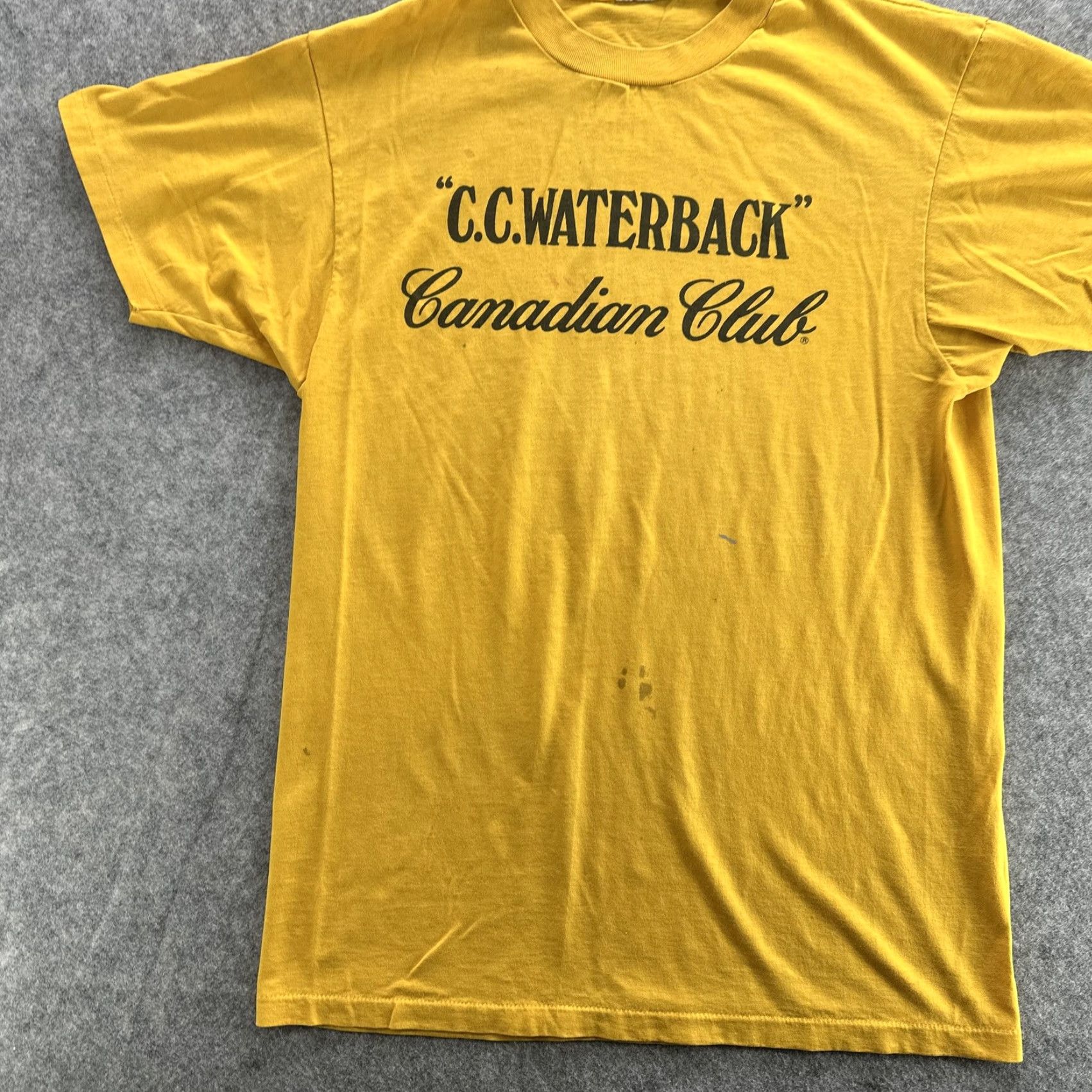 Hanes VINTAGE Canadian Club Shirt Mens Large Yellow C.C. Waterback Bar Promo 80s Size US L / EU 52-54 / 3 - 4 Thumbnail