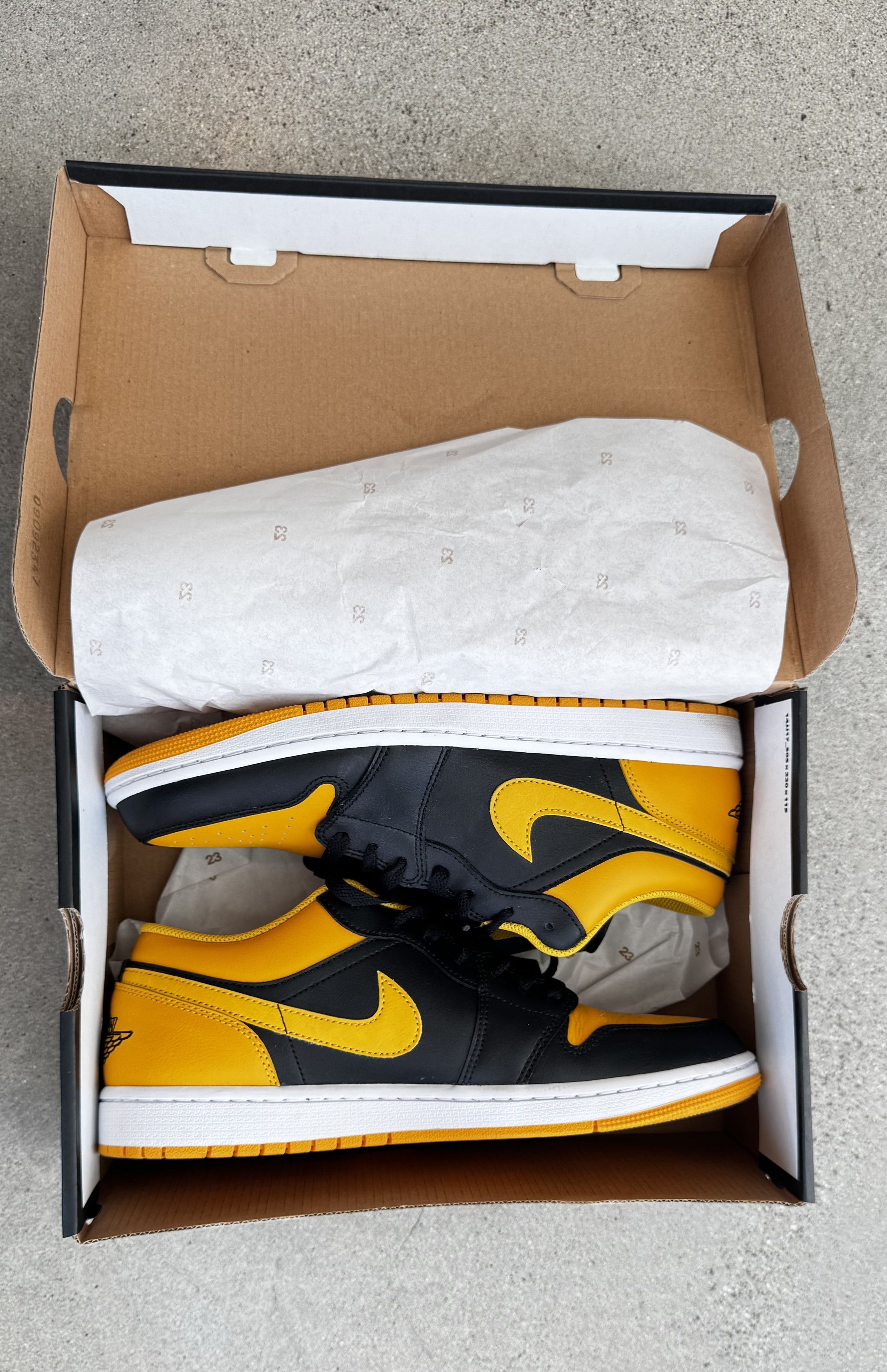 Nike Nike Air Jordan 1 Low Black Taxi Yellow Size 10.5 w/ Box Size US 10.5 / EU 43-44 - 1 Thumbnail