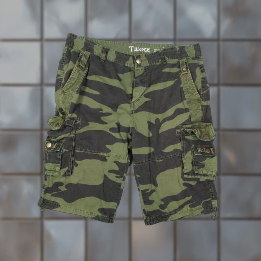 Vintage VINTAGE Twoce Cargo Shorts Mens 36 Green Camo Cargo 14" Skate Military Work Y2K Size US 36 / EU 52 - 1 Thumbnail