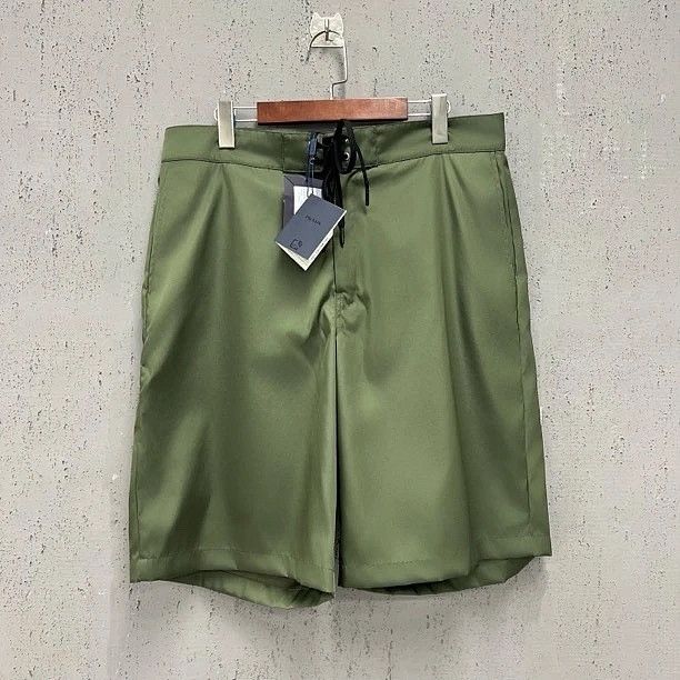 Prada Prada Gabardine Nylon Shorts Size 34 Size US 34 / EU 50 - 1 Thumbnail