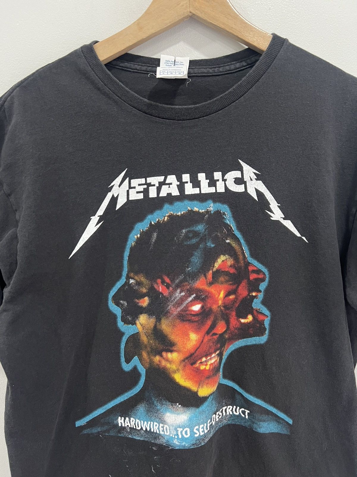 Vintage Metallica 2017 World Wired Tour Band Tee Shirt vintage y2k Size US L / EU 52-54 / 3 - 5 Thumbnail