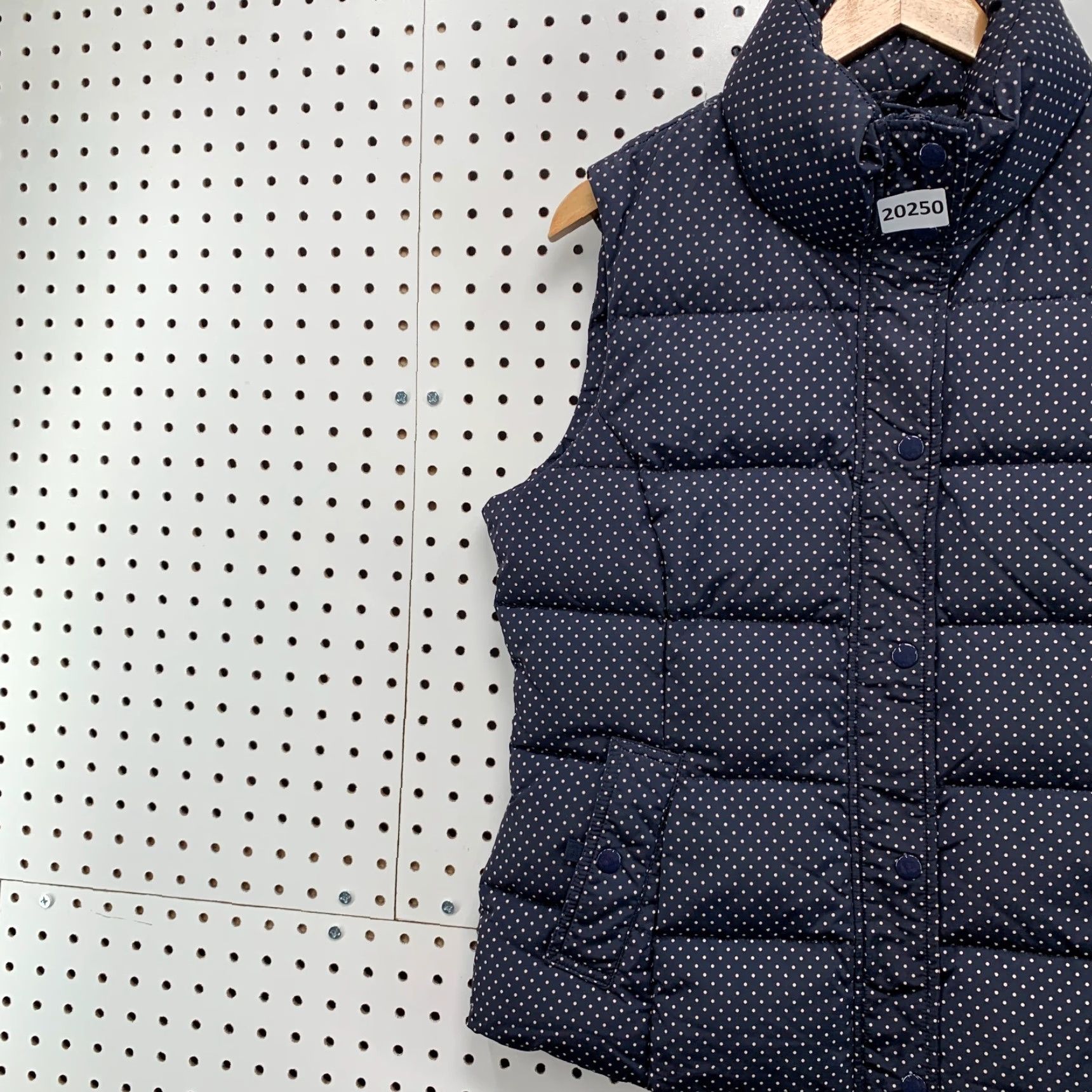 Vintage GH Bass Down Vest Womens M Polka Dot Sleeveless Puffer Jacket Medium Blue Vest Womens M Polka Dot Puffer Jacket Down Vest 20.5x25 Size M / US 6-8 / IT 42-44 - 3 Thumbnail