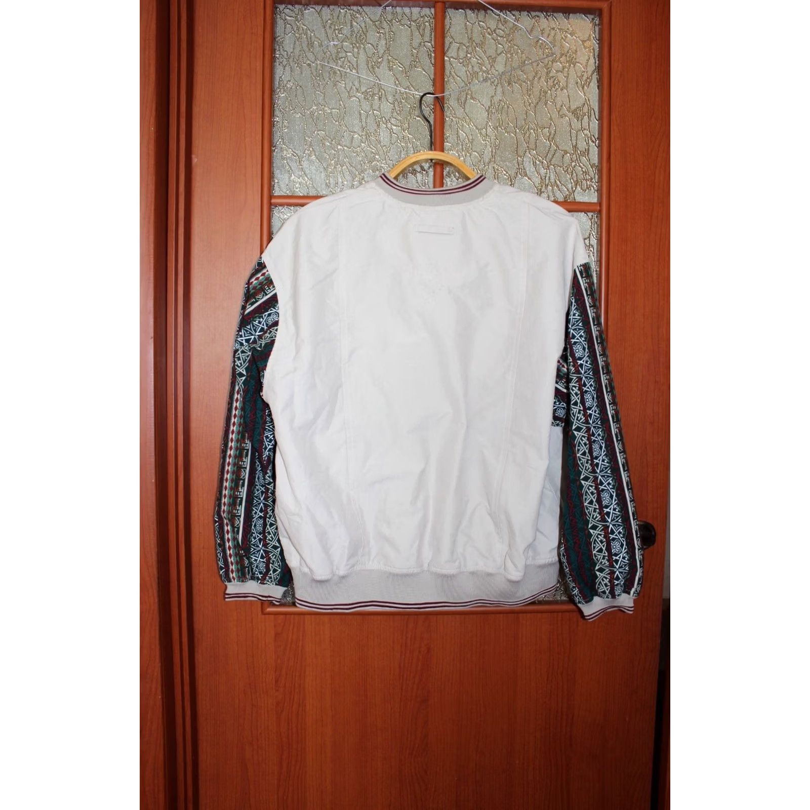 Nike VINTAGE Nike Bomber Jacket - Aztec Sleeves - creme - M - Unisex Adults - Track Jacket - Zip - Long Sleeve - All Seasons - Regular Fit Size US M / EU 48-50 / 2 - 6 Thumbnail