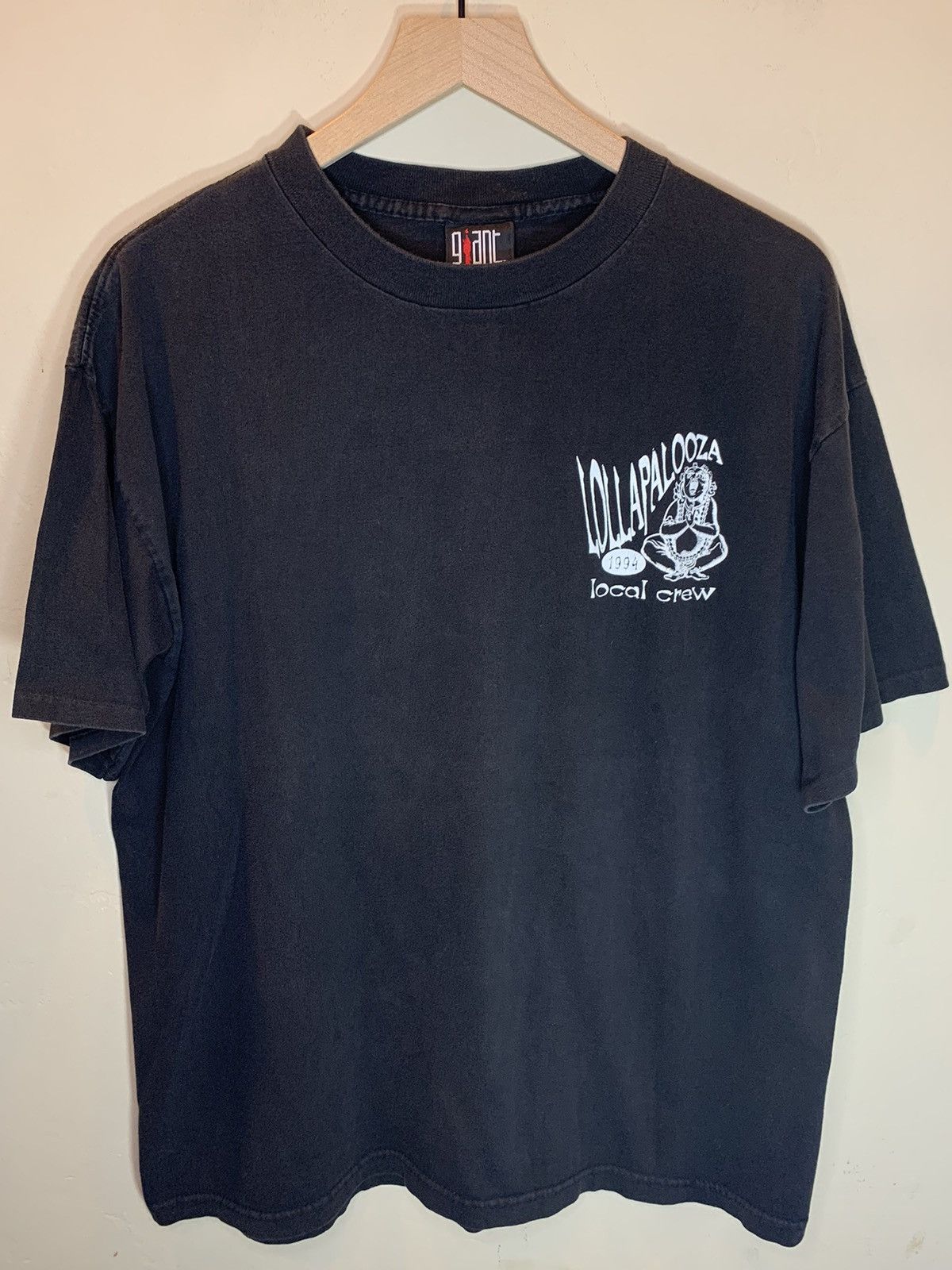 Band Tees *RARE* Vintage 1994 Lollapalooza Local Crew Giant T-Shirt Size US L / EU 52-54 / 3 - 2 Thumbnail