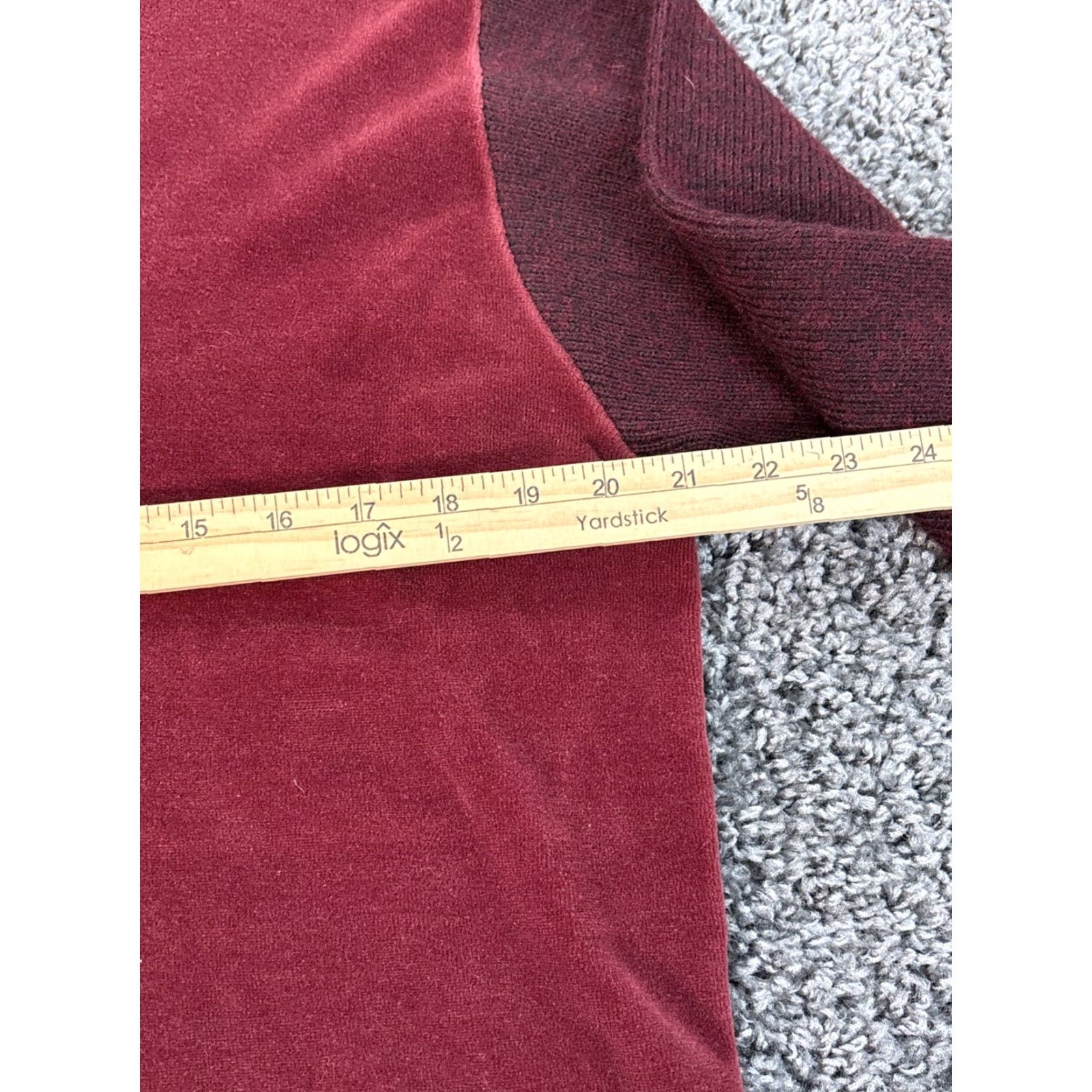 Vintage VINTAGE Sportswear Sweater Mens Large V-Neck Velvet Red Maroon 70s Reversible Pullover Size US L / EU 52-54 / 3 - 3 Thumbnail