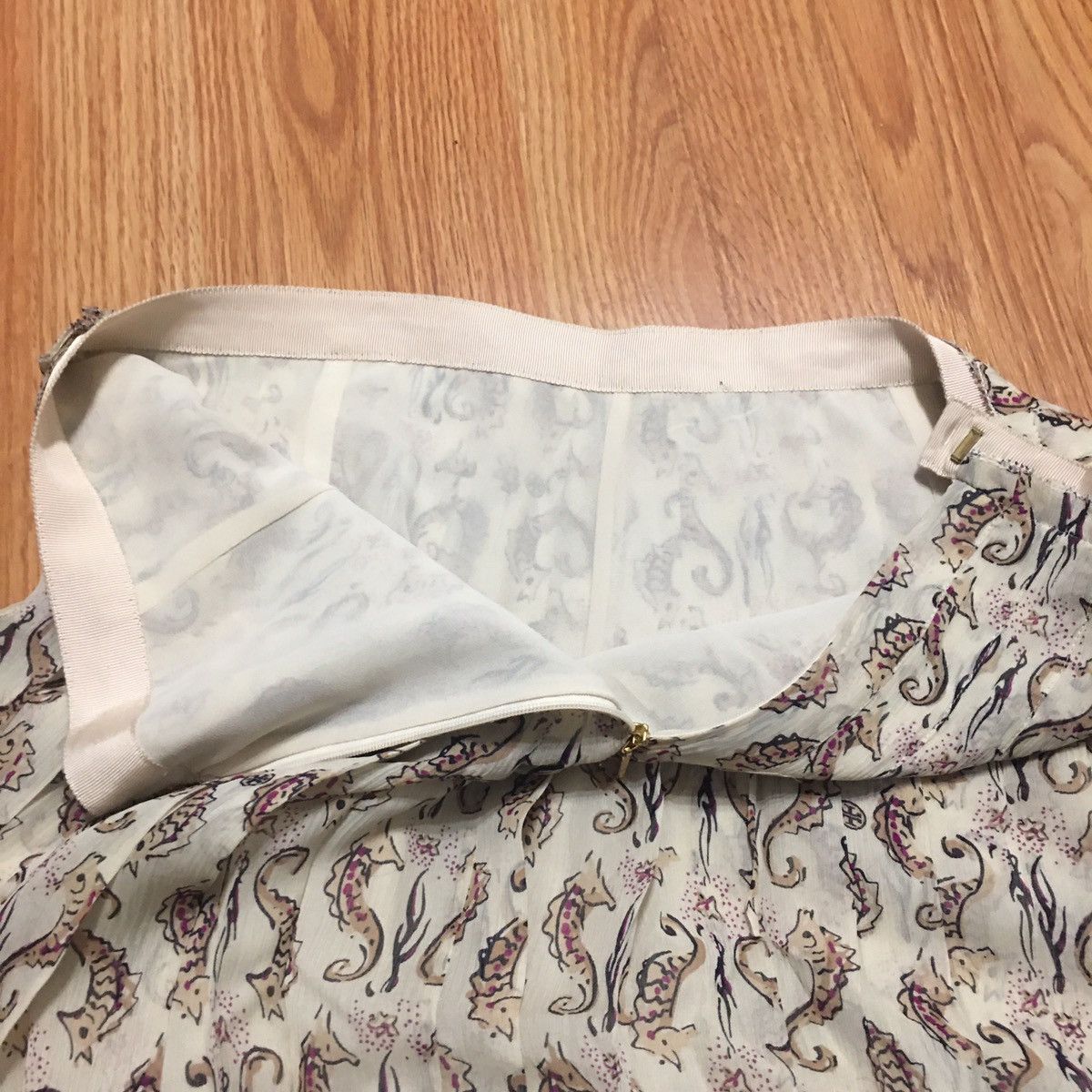 Tory Burch Tory Burch Pleated Silk Seahorse Print Skirt Size UK 8 Size 27" / US 4 / IT 40 - 7 Thumbnail