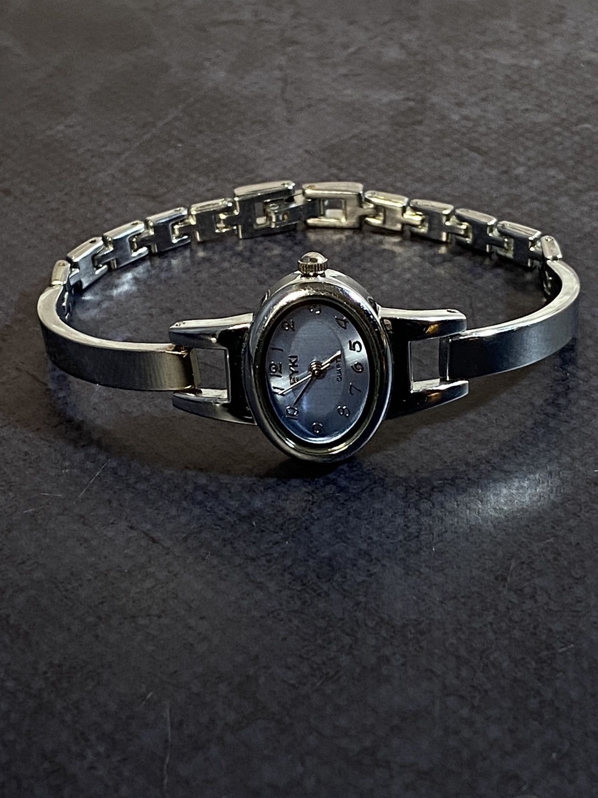 Japanese Brand × Jewelry Minimalist Oval Quartz Watch Japanese Brand Size ONE SIZE - 6 Thumbnail