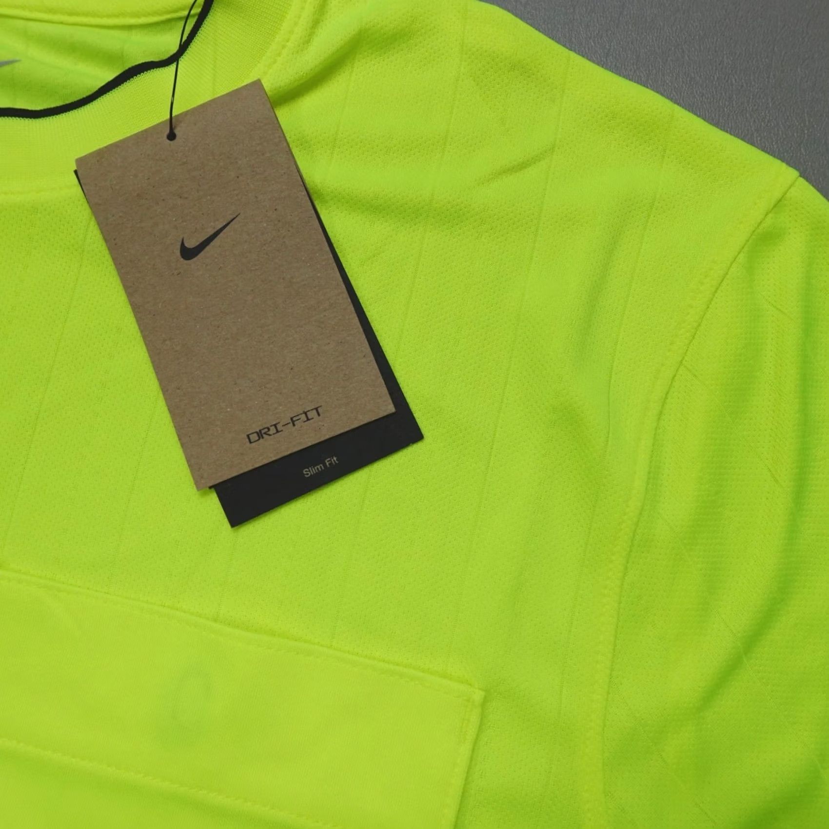 Nike Nike Dri-Fit Referee Pocket Shirt Slim Fit Men's L SS Safety Yellow Nike Dri-FIT DH8024-702 Size US L / EU 52-54 / 3 - 3 Thumbnail