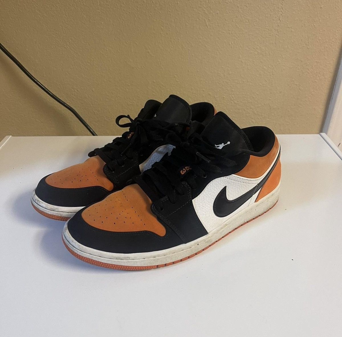 Jordan Brand Jordan 1 Low Shattered Back Board Size US 11.5 / EU 44-45 - 1 Thumbnail