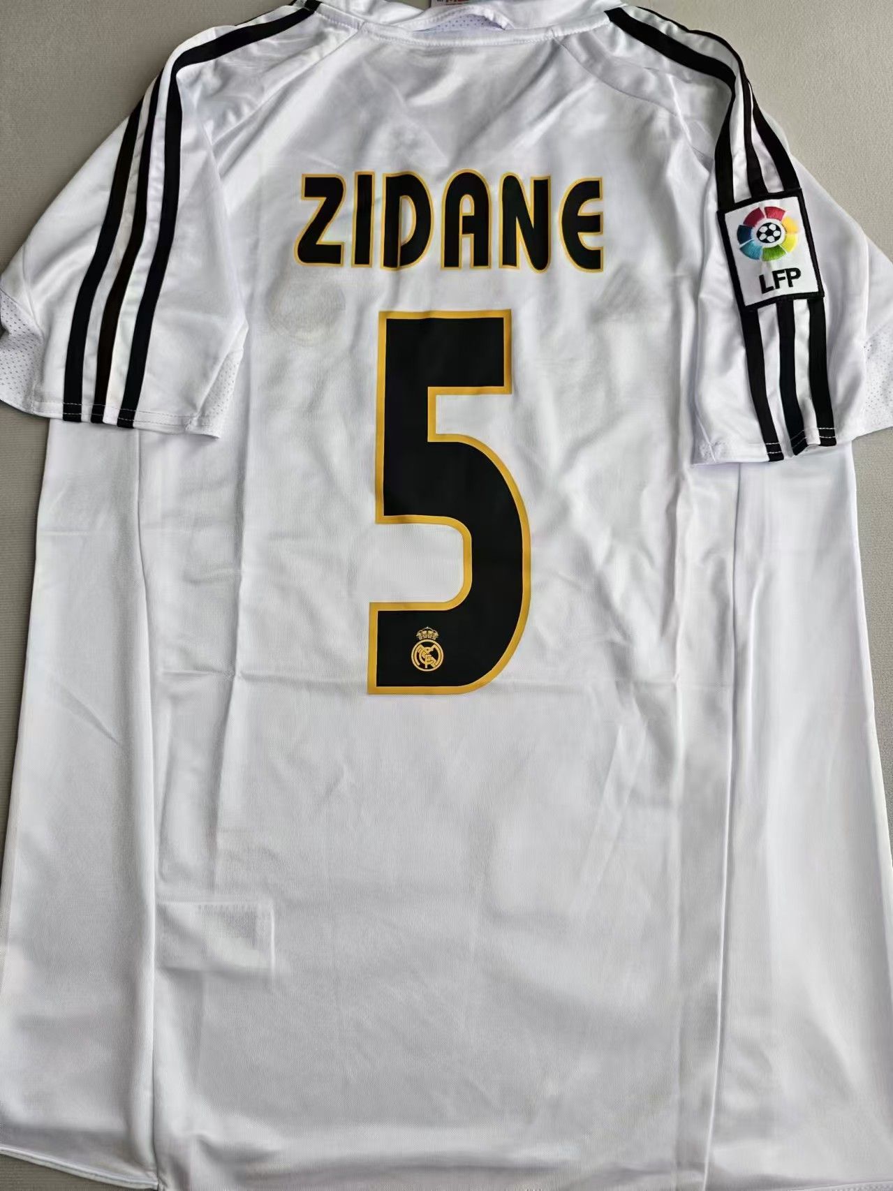 Other 2004 05 Real Madrid Zidane Jersey Home Size US XL / EU 56 / 4 - 1 Thumbnail
