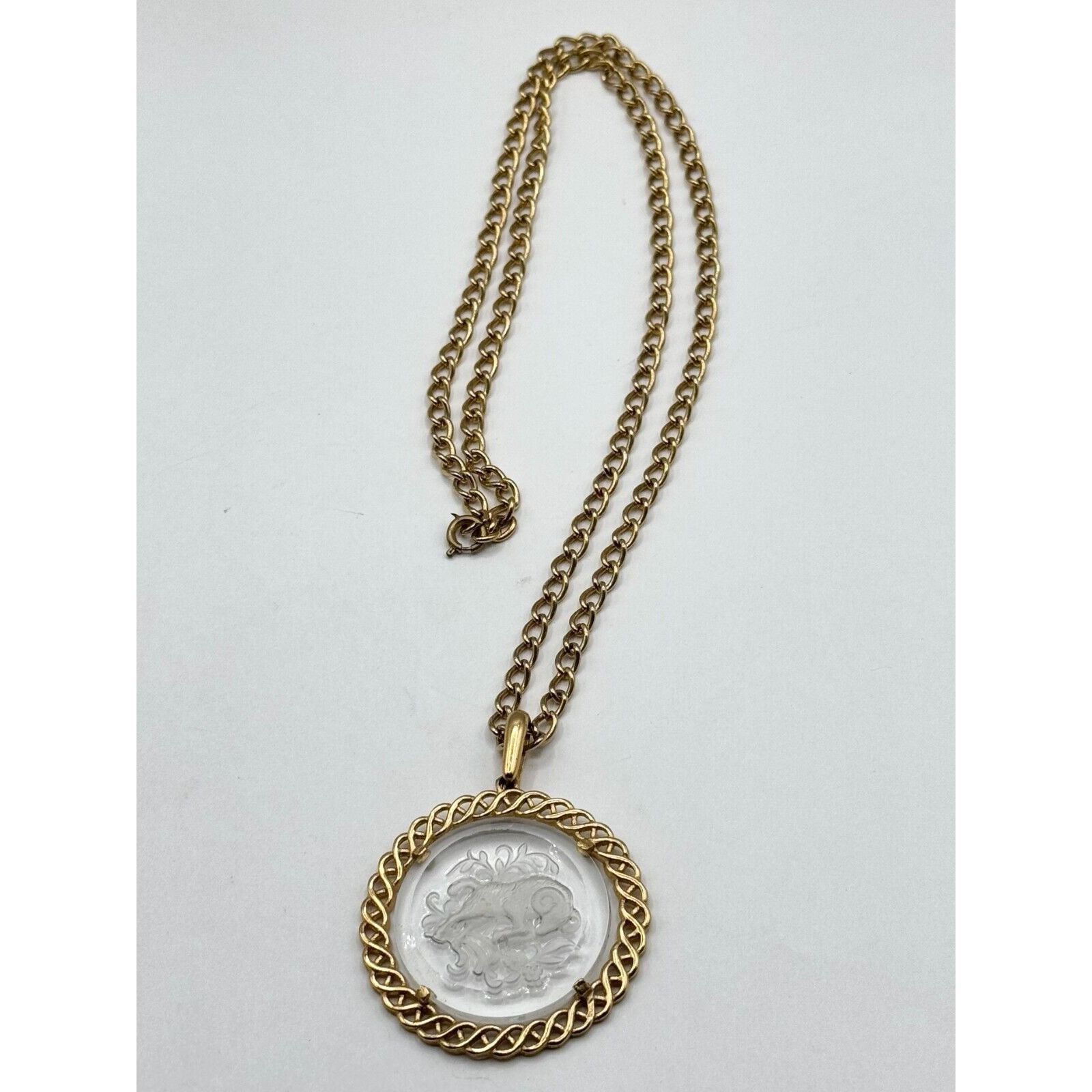 Vintage Vintage Crown Trifari Zodiac Horoscope Intaglio Glass Pendan Size ONE SIZE - 3 Thumbnail