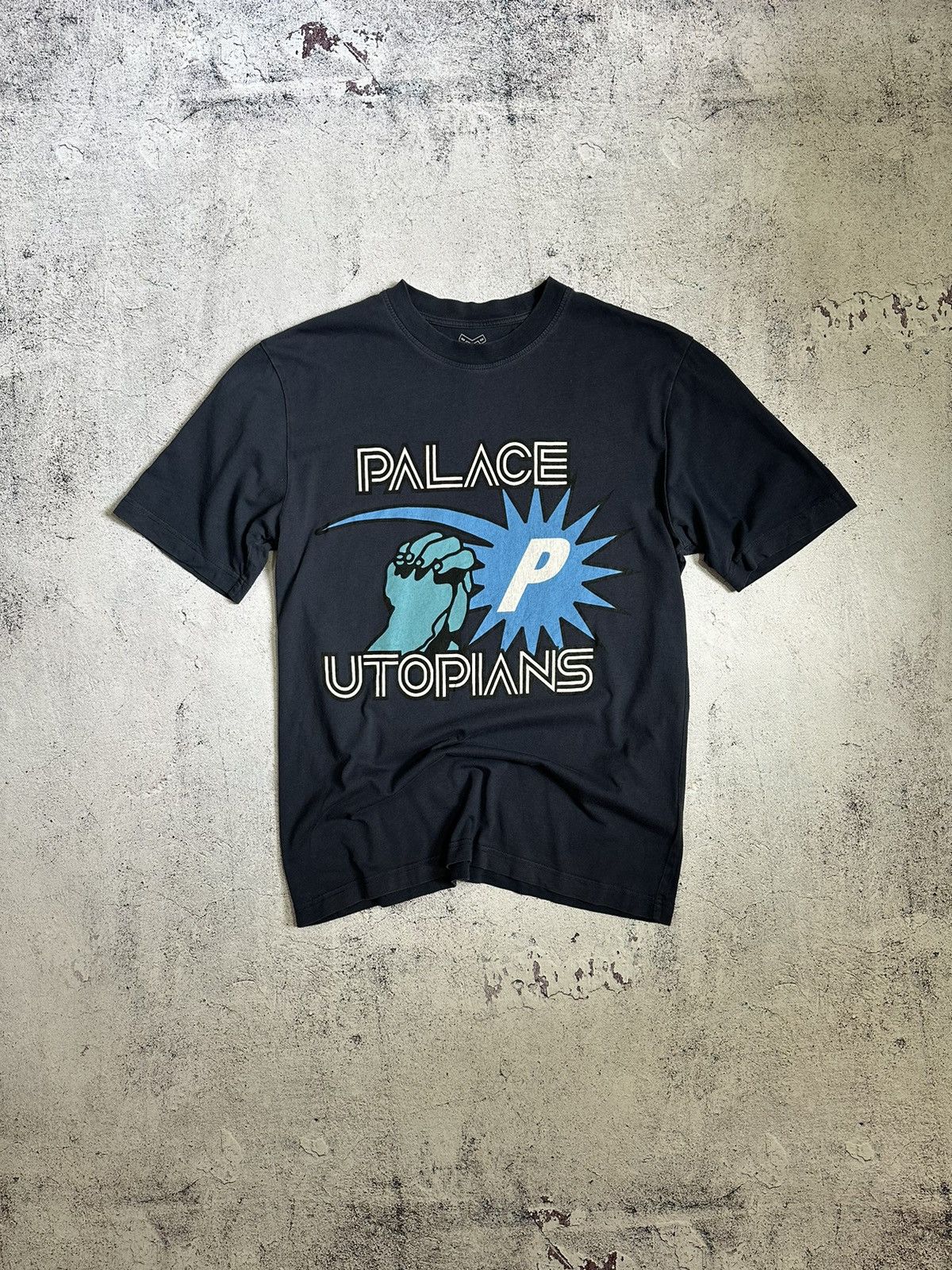 Palace 🩸RARE🩸 Palace Utopians tee Size US M / EU 48-50 / 2 - 4 Thumbnail