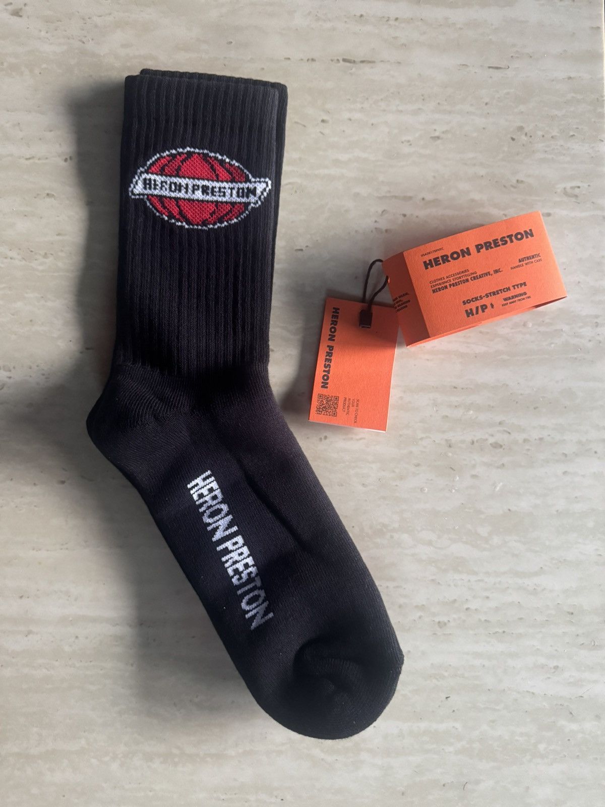 Heron Preston Heron Preston Globe Logo Crew Socks in Black (MEDIUM) Size ONE SIZE - 6 Thumbnail