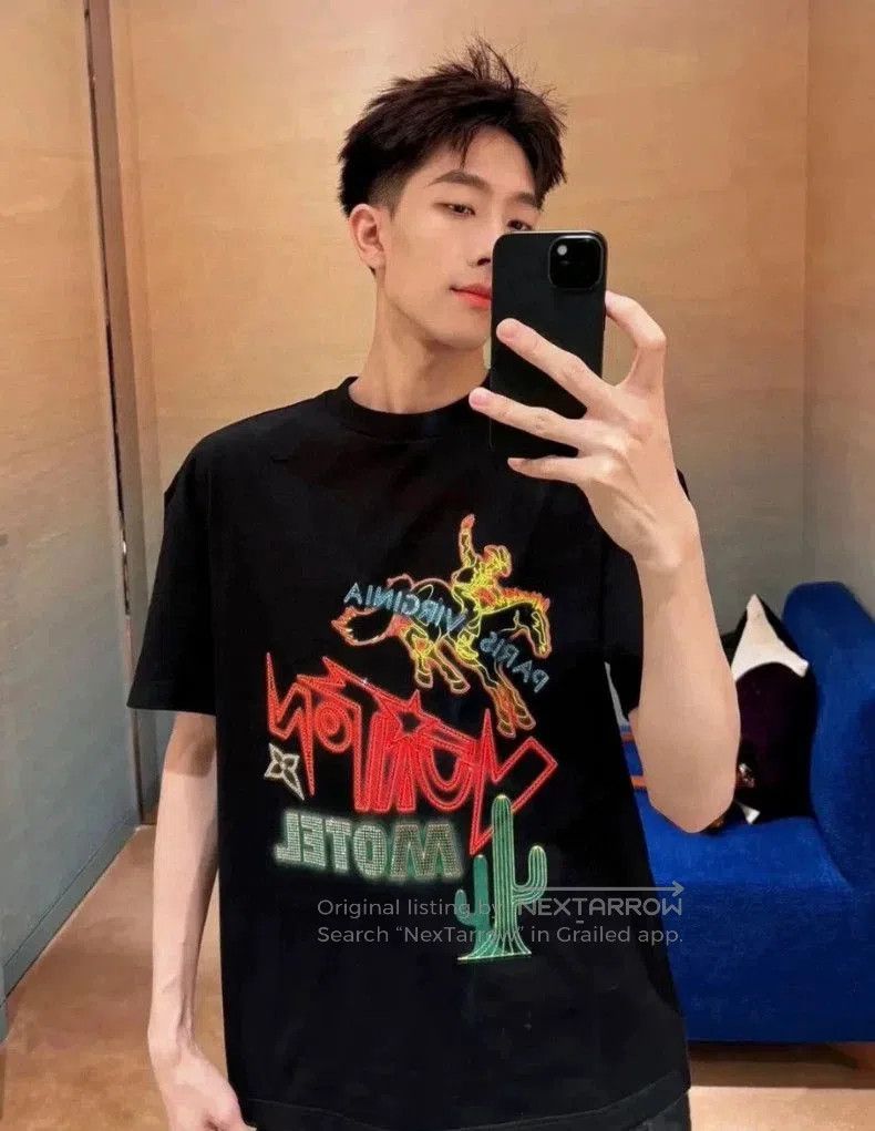Louis Vuitton Louis Vuitton Black Short Sleeve T-Shirt. Size US L / EU 52-54 / 3 - 1 Thumbnail