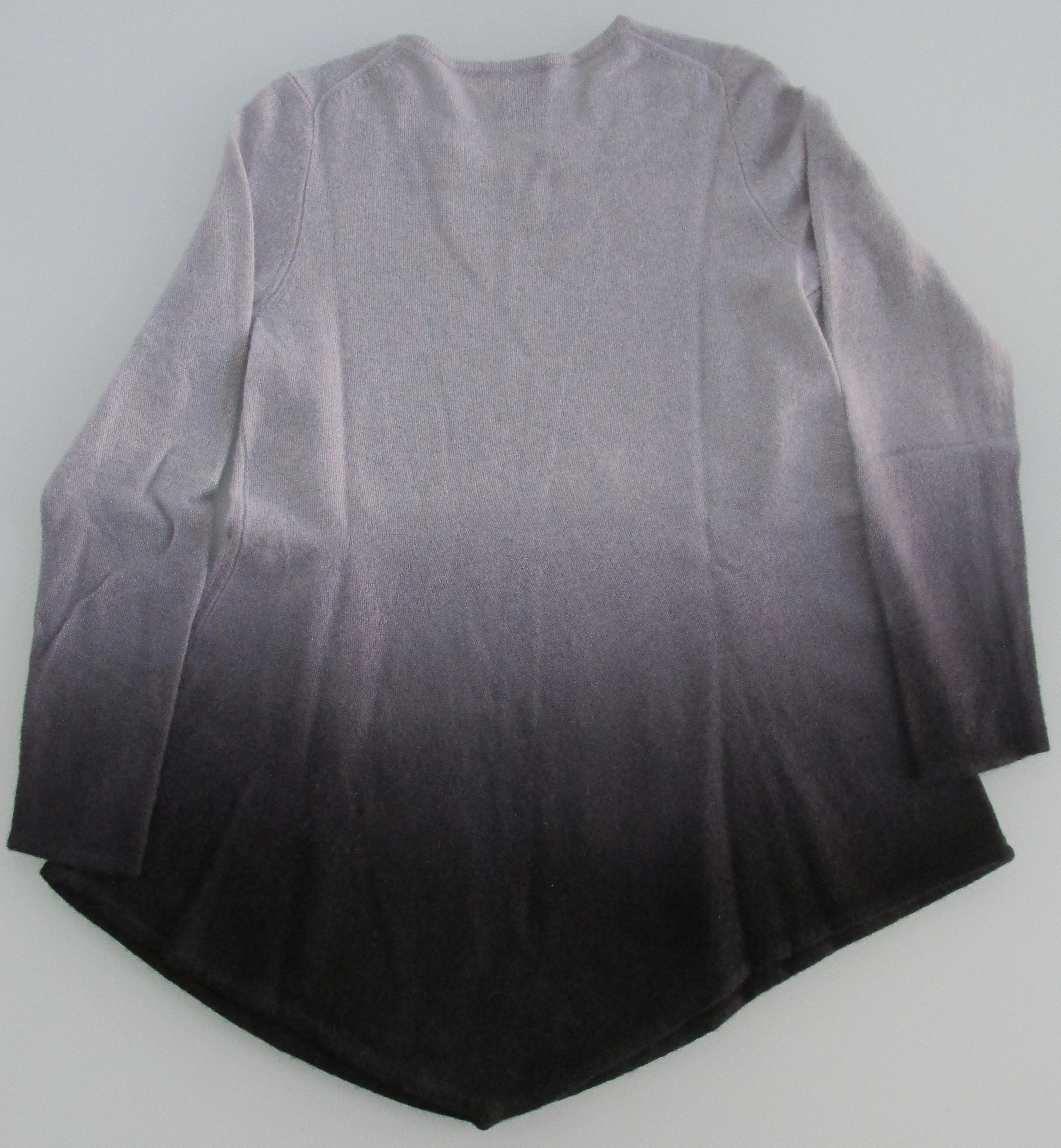 Lord & Taylor Lord & Taylor Women's Cashmere V-Neck Sweaters Size Medium Size M / US 6-8 / IT 42-44 - 5 Thumbnail