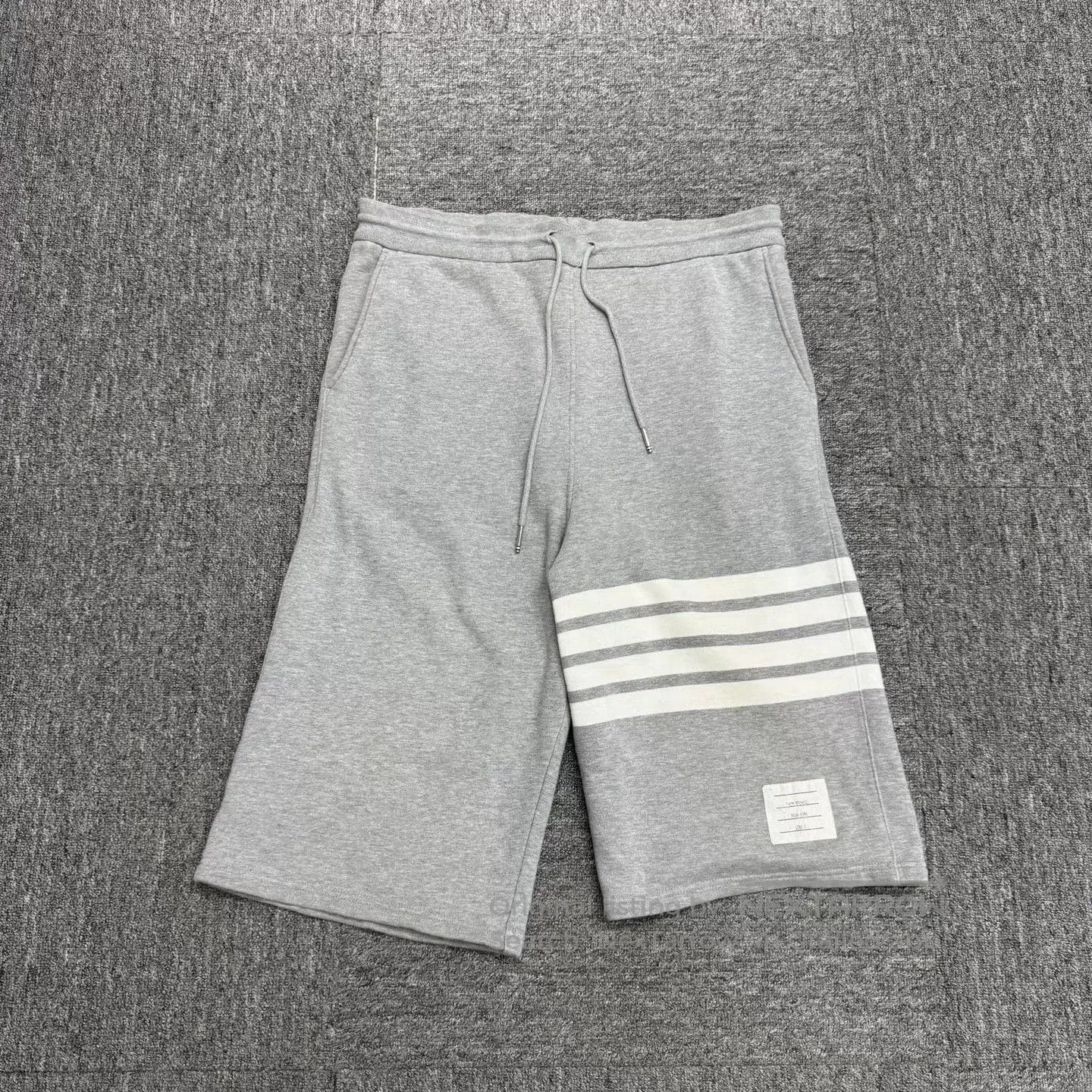Thom Browne Thom Browne Four-Stripe Shorts. Size US 26 / EU 42 - 1 Thumbnail