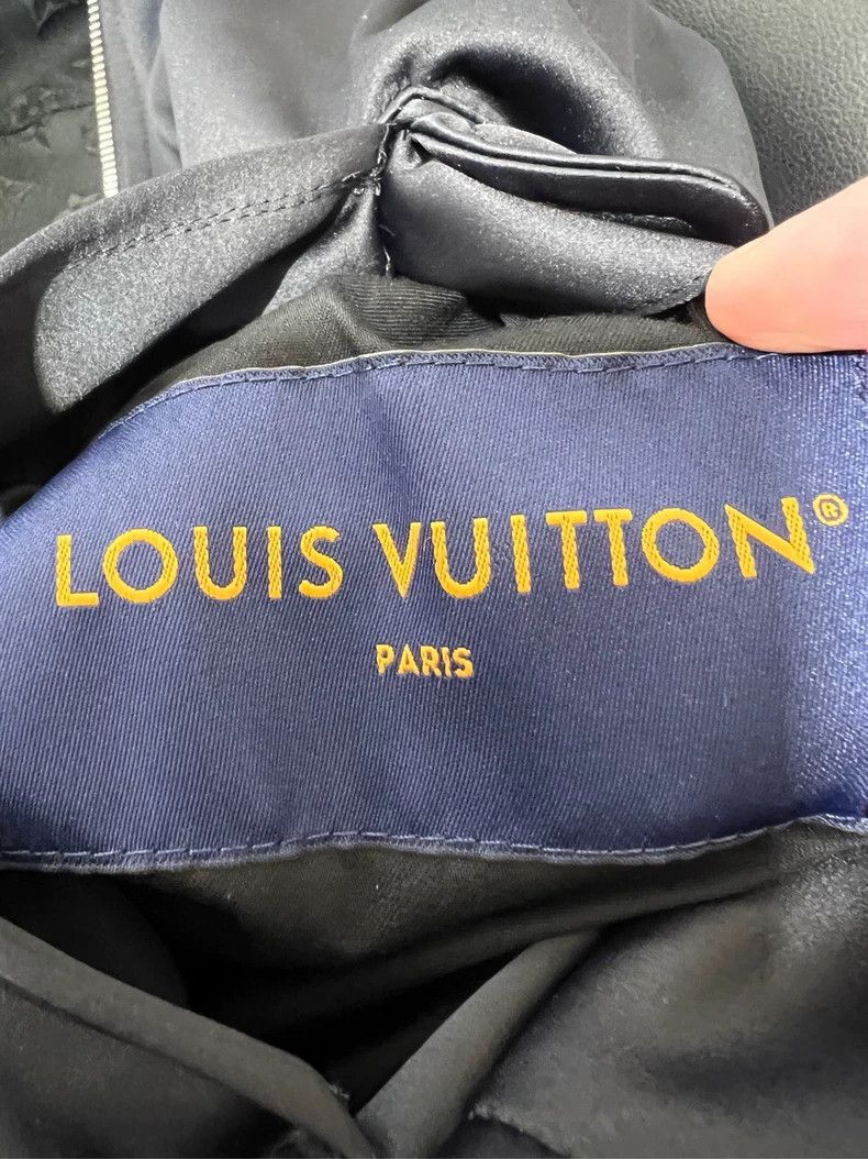 Louis Vuitton Louis Vuitton 25 FW new cowhide collar reversible print da Size US M / EU 48-50 / 2 - 7 Thumbnail