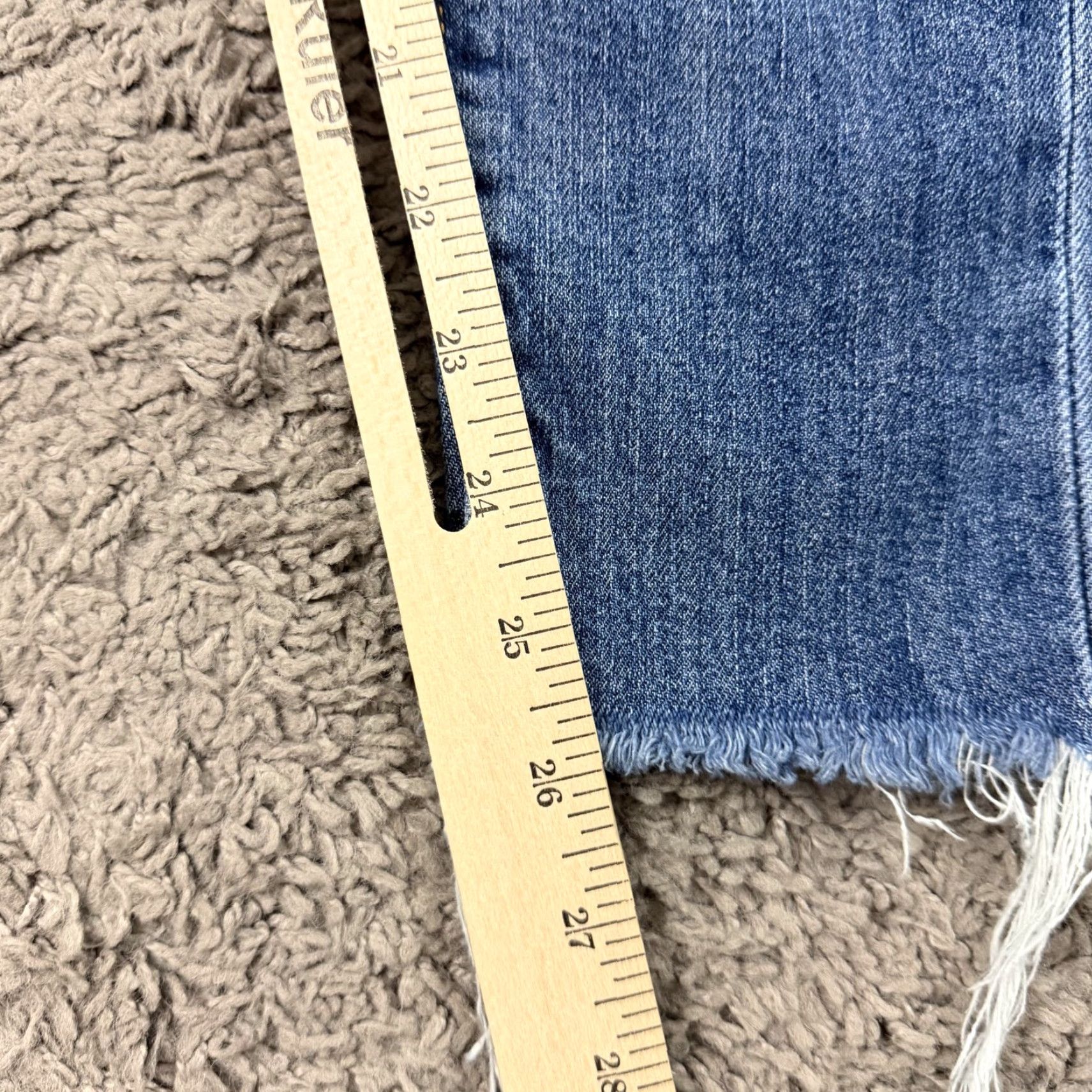 Levi's Levi's Wedgie Fit Jeans Womens 27 Skinny High Rise Button Fly Denim Blue 24x26 Regular Rise Stretch Distressed Cotton Blend 27 Womens Levi's Jeans Size 24" / US 00 / IT 34 - 6 Thumbnail